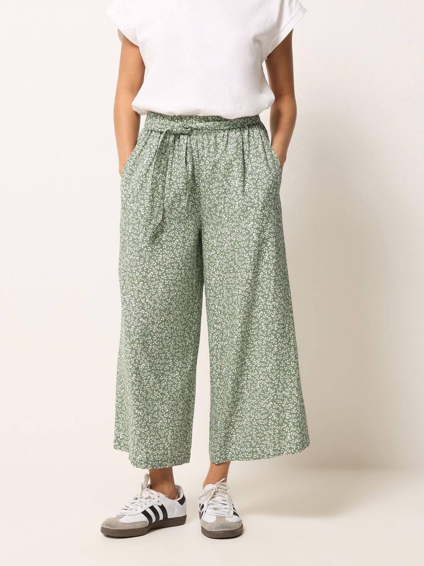 PixieGirl Petite Leaf Print Wide Leg Crop Trousers