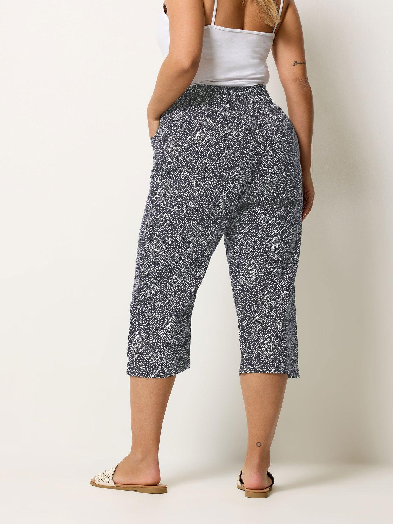 Image 2 of 5 of Yours Curve Cool Cotton Geo Print Crop Trousers - Blue