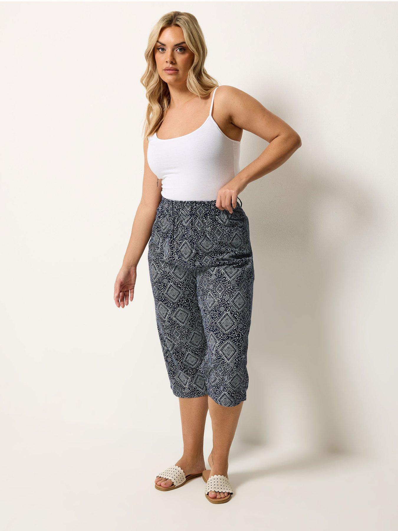 Image 3 of 5 of Yours Curve Cool Cotton Geo Print Crop Trousers - Blue