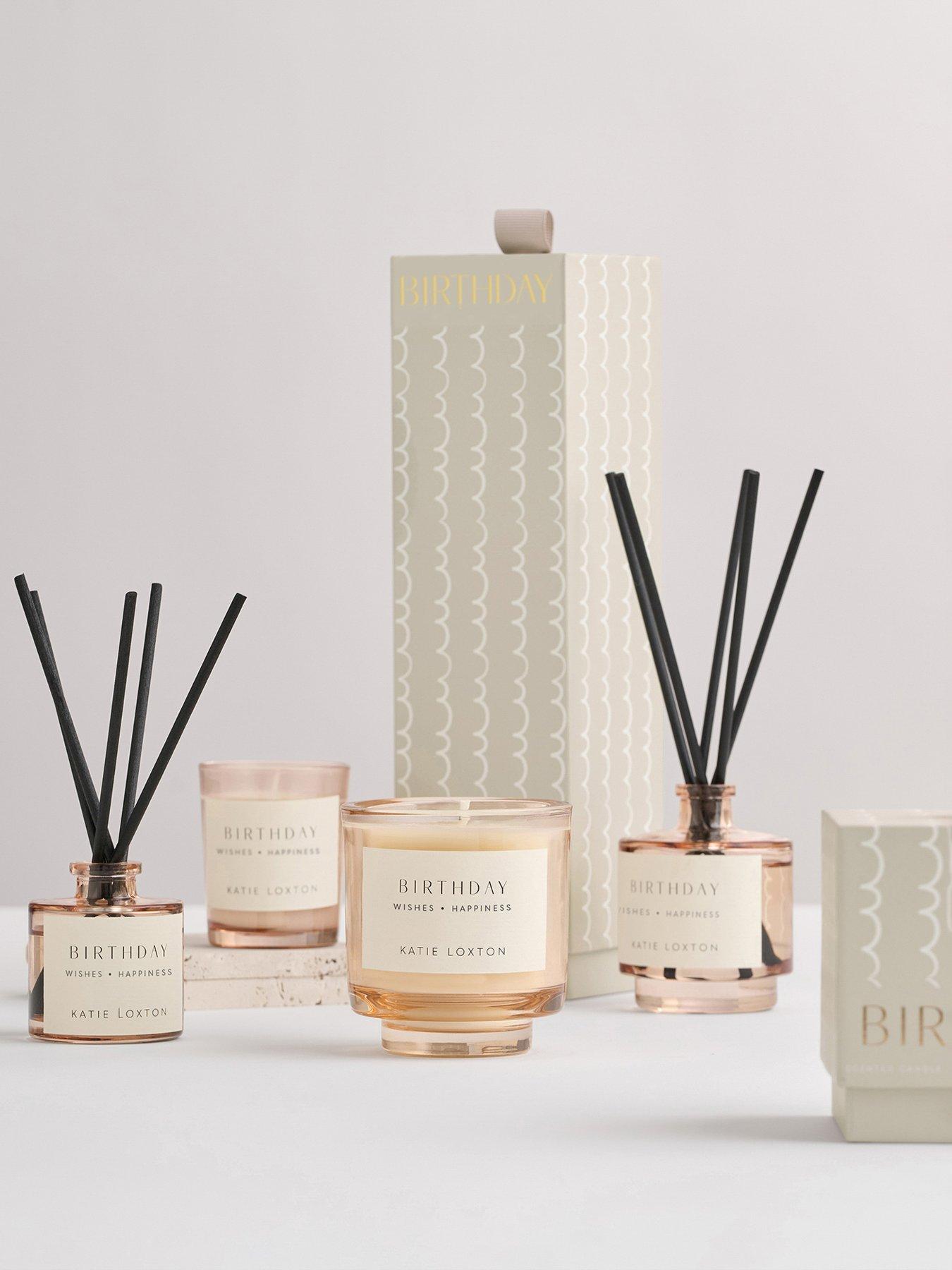 Image 4 of 6 of Katie Loxton MINI VOTIVE AND MINI REED DIFFUSER GIFT SET | HAPPY BIRTHDAY | Peach Rose and Sweet Mandarin | 12.7cm x 19.7cm x 6cm