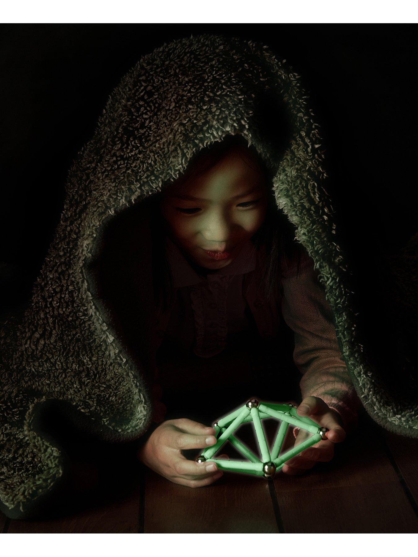 Image 7 of 8 of Geomag Glow Recycled 60 pcs