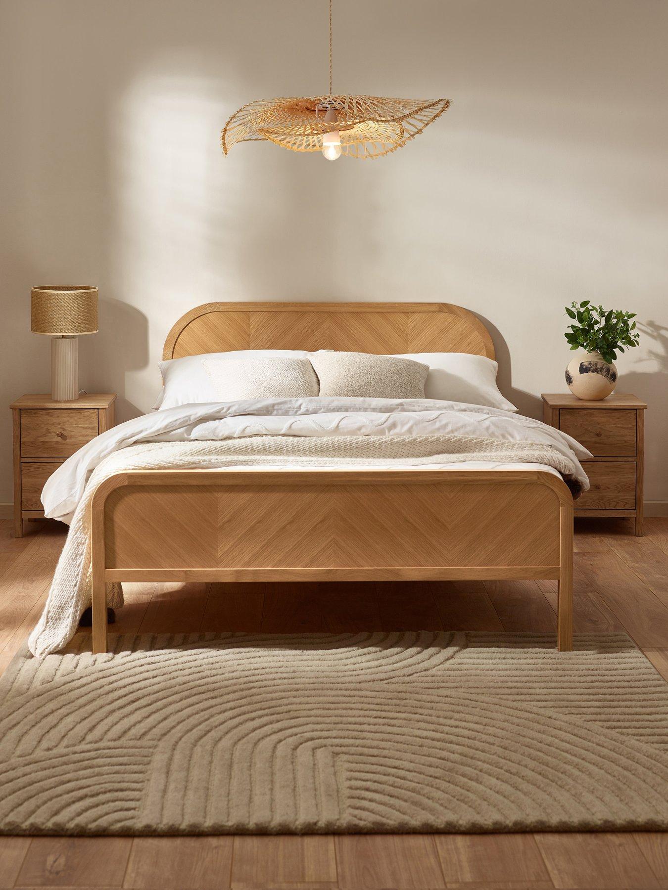 Julian Bowen Milo Oak Chevron Bed - King