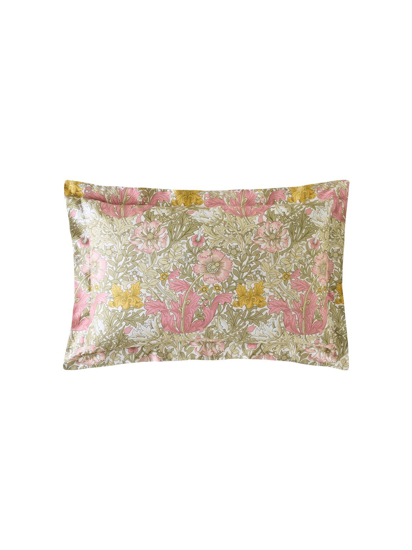  image of william-morris-at-home-compton-quilt-set