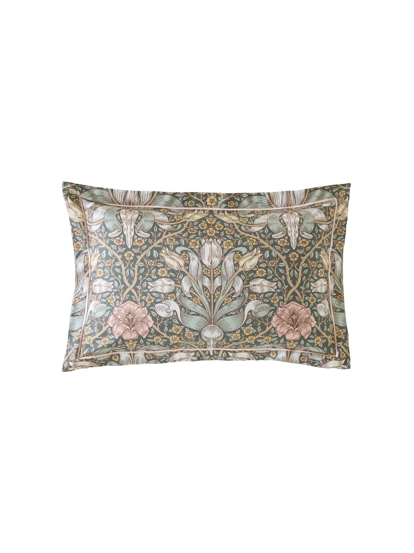  image of william-morris-at-home-spring-thicket-quilt-set