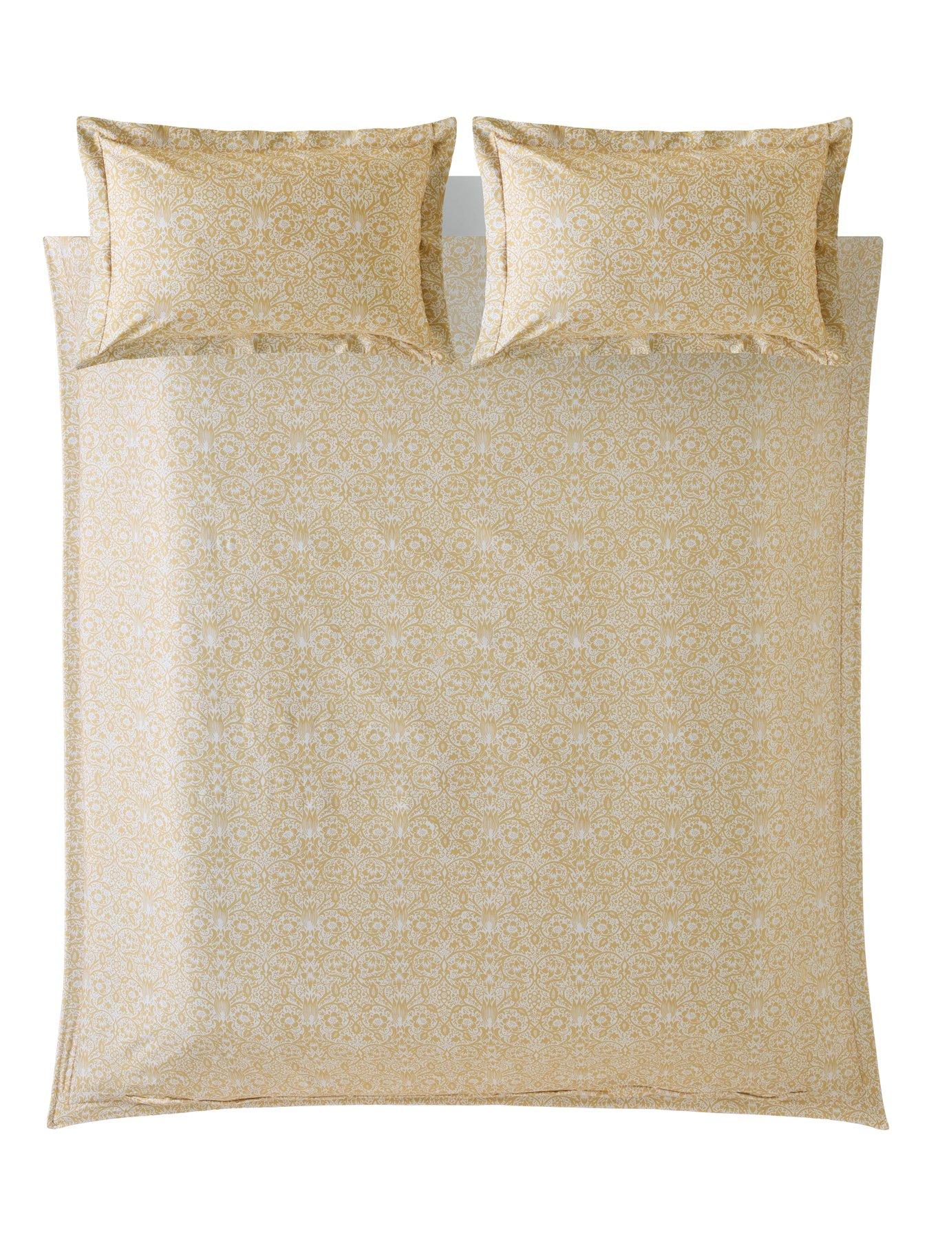  image of william-morris-at-home-spring-thicket-quilt-set