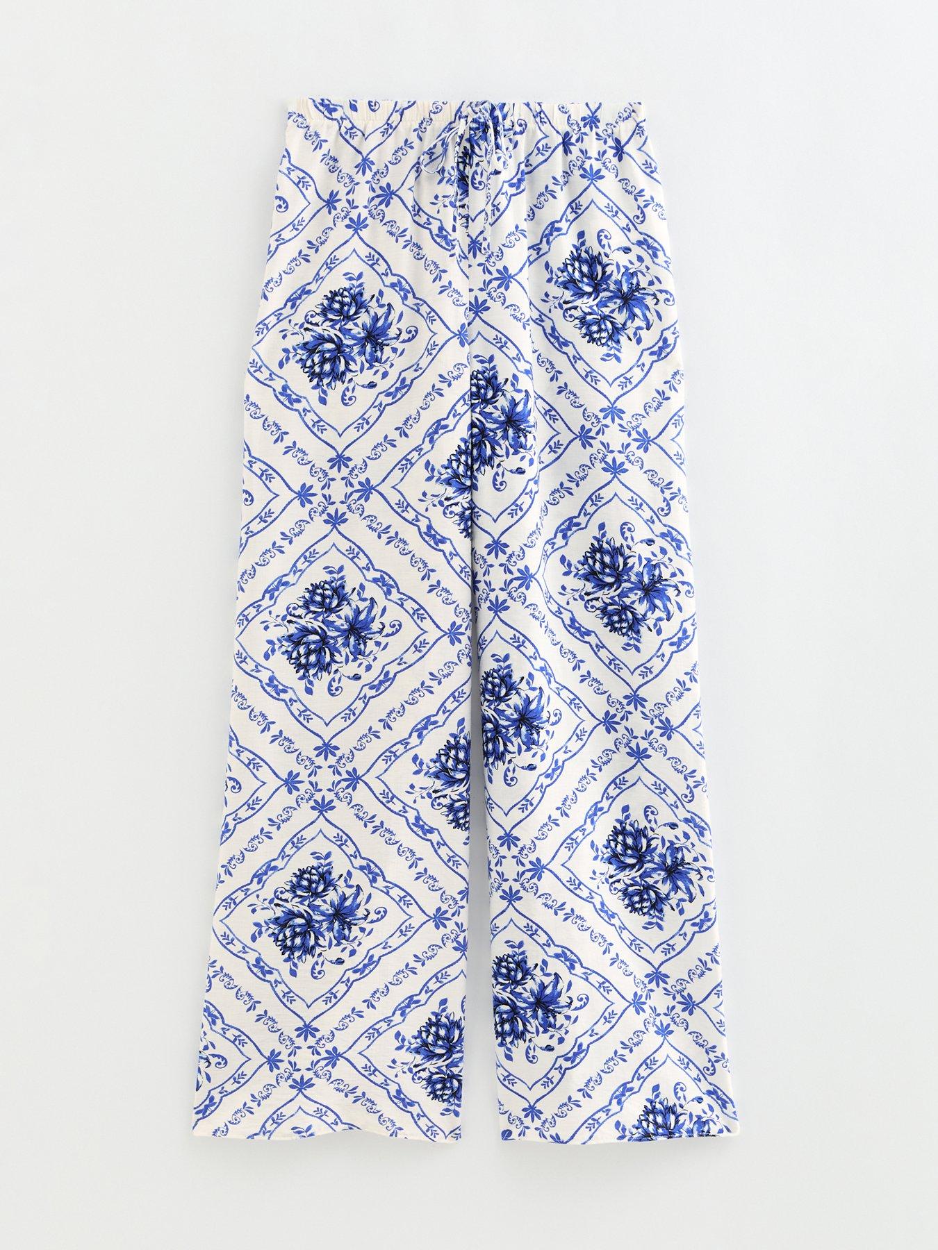 Image 5 of 6 of New Look Tile Pattern Beach Wide Leg Trousers - White