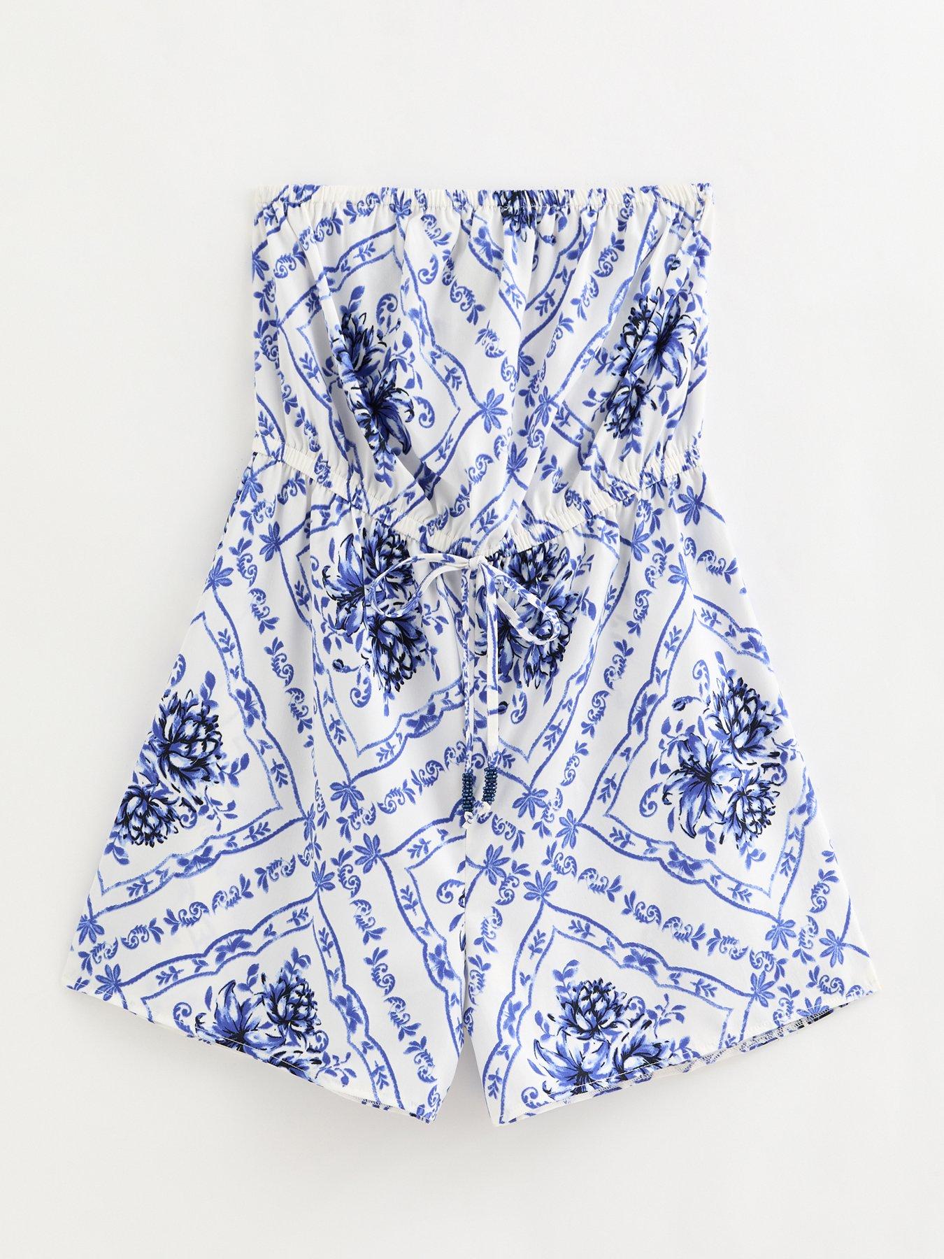Image 5 of 6 of New Look Blue Tile Pattern Crepe Beach Playsuit - White