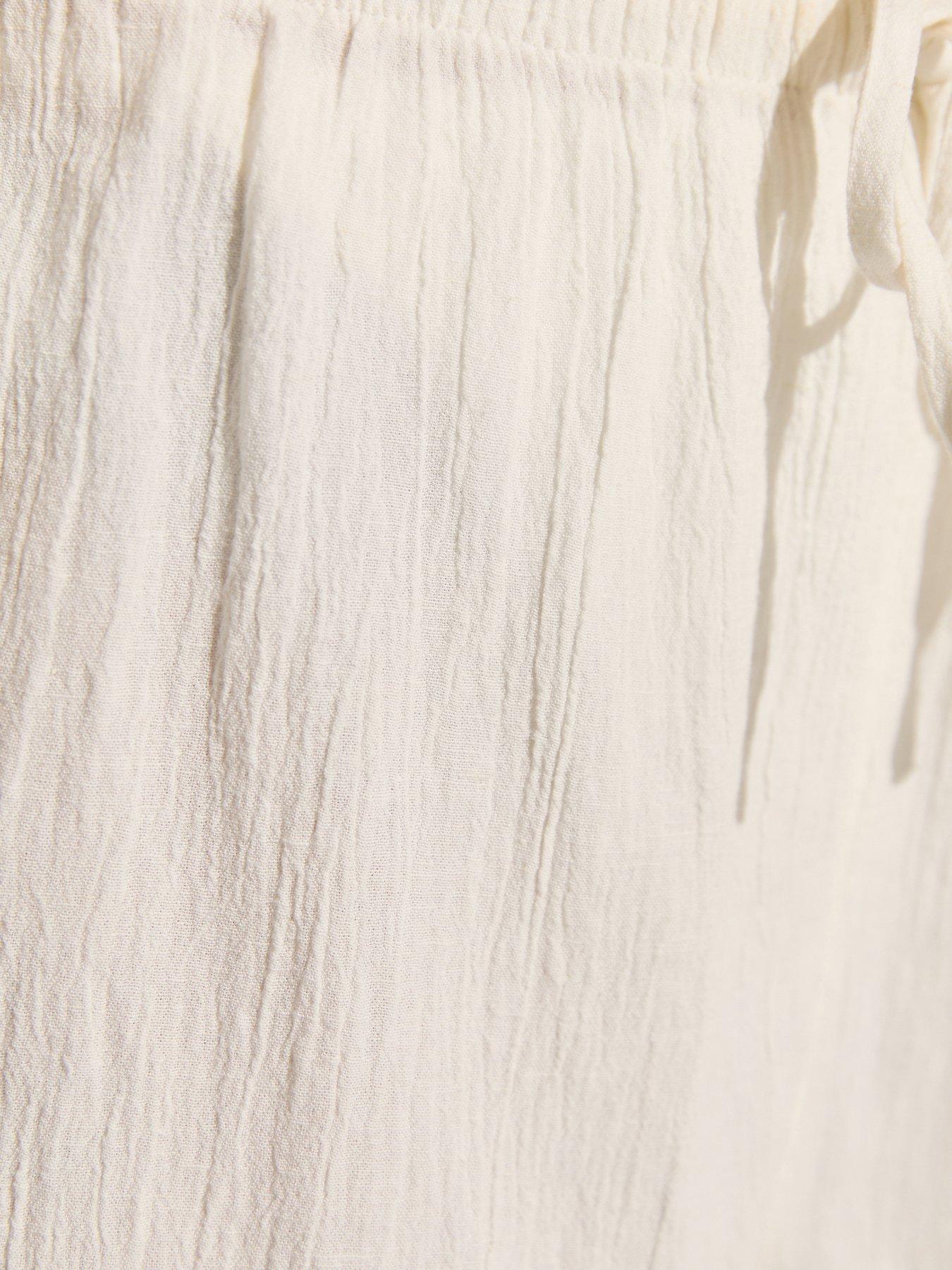 Image 6 of 6 of New Look Crinkled Drawstring Beach Shorts - White