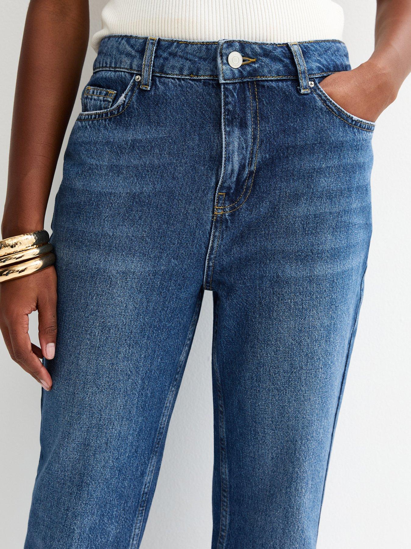Image 6 of 7 of New Look Anica Straight Leg Jeans - Blue