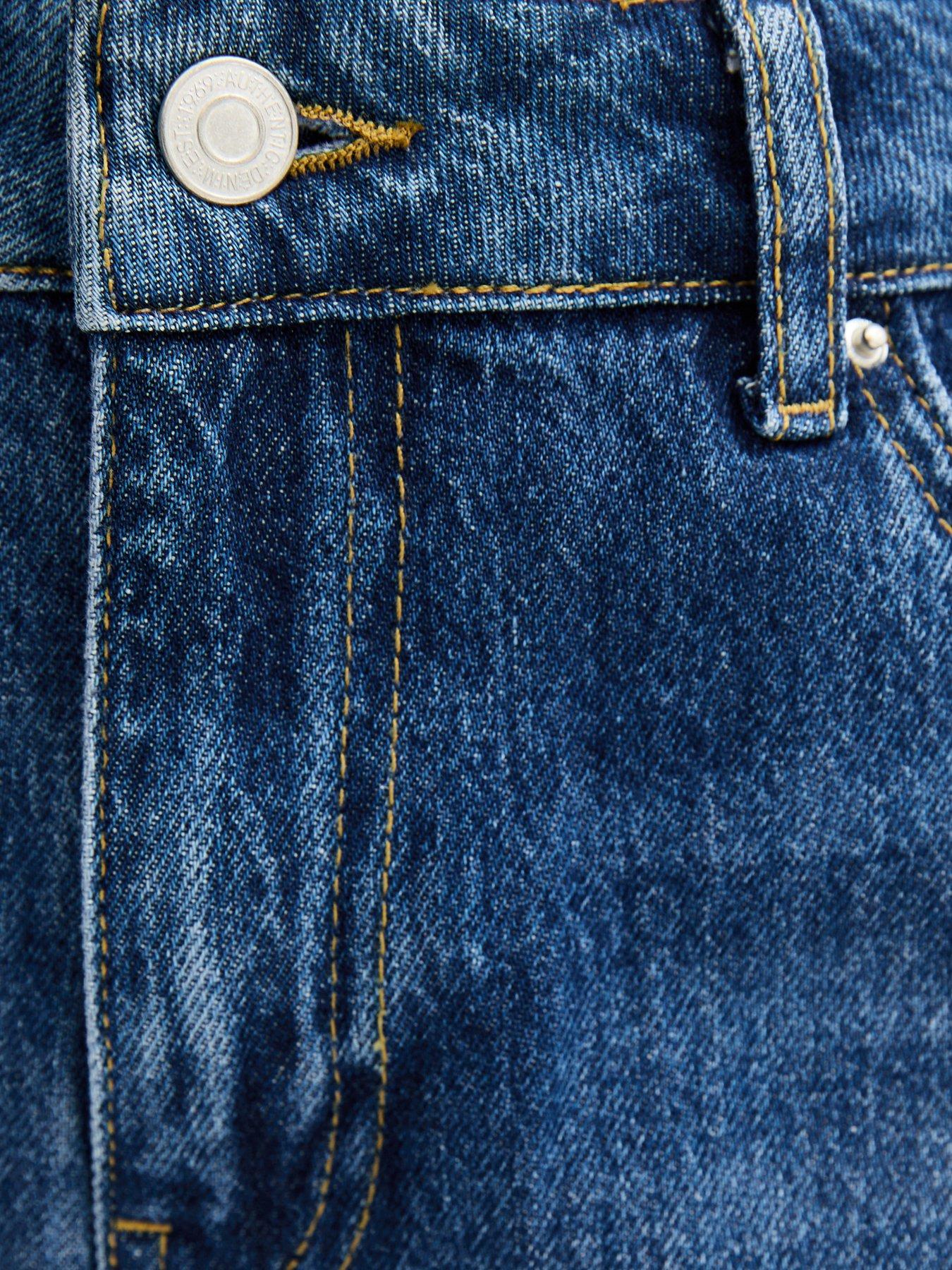 Image 7 of 7 of New Look Anica Straight Leg Jeans - Blue