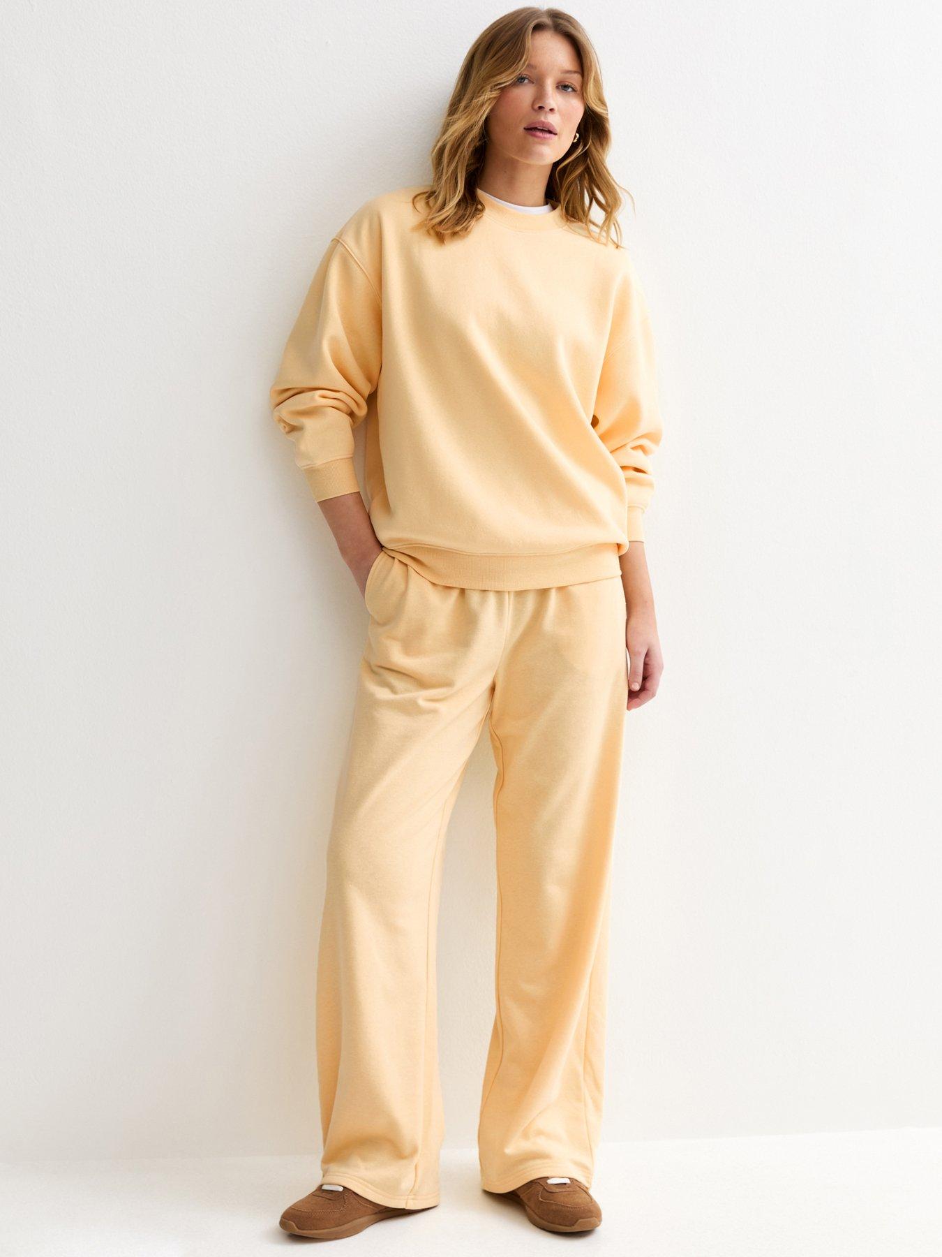Image 3 of 6 of New Look Crew Neck Sweatshirt - Light Yellow