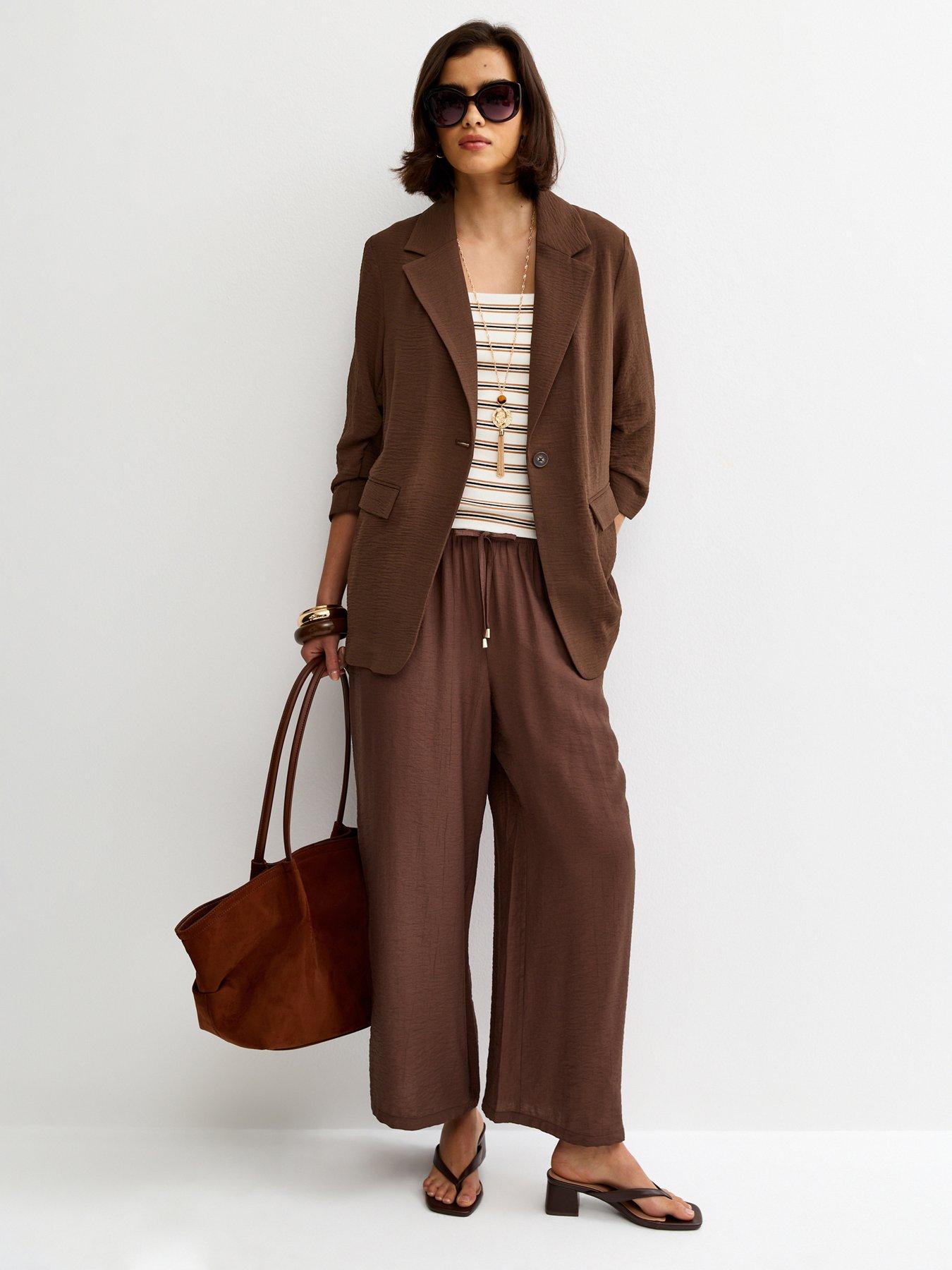 Image 3 of 6 of New Look Ruched Sleeve Blazer - Dark Brown