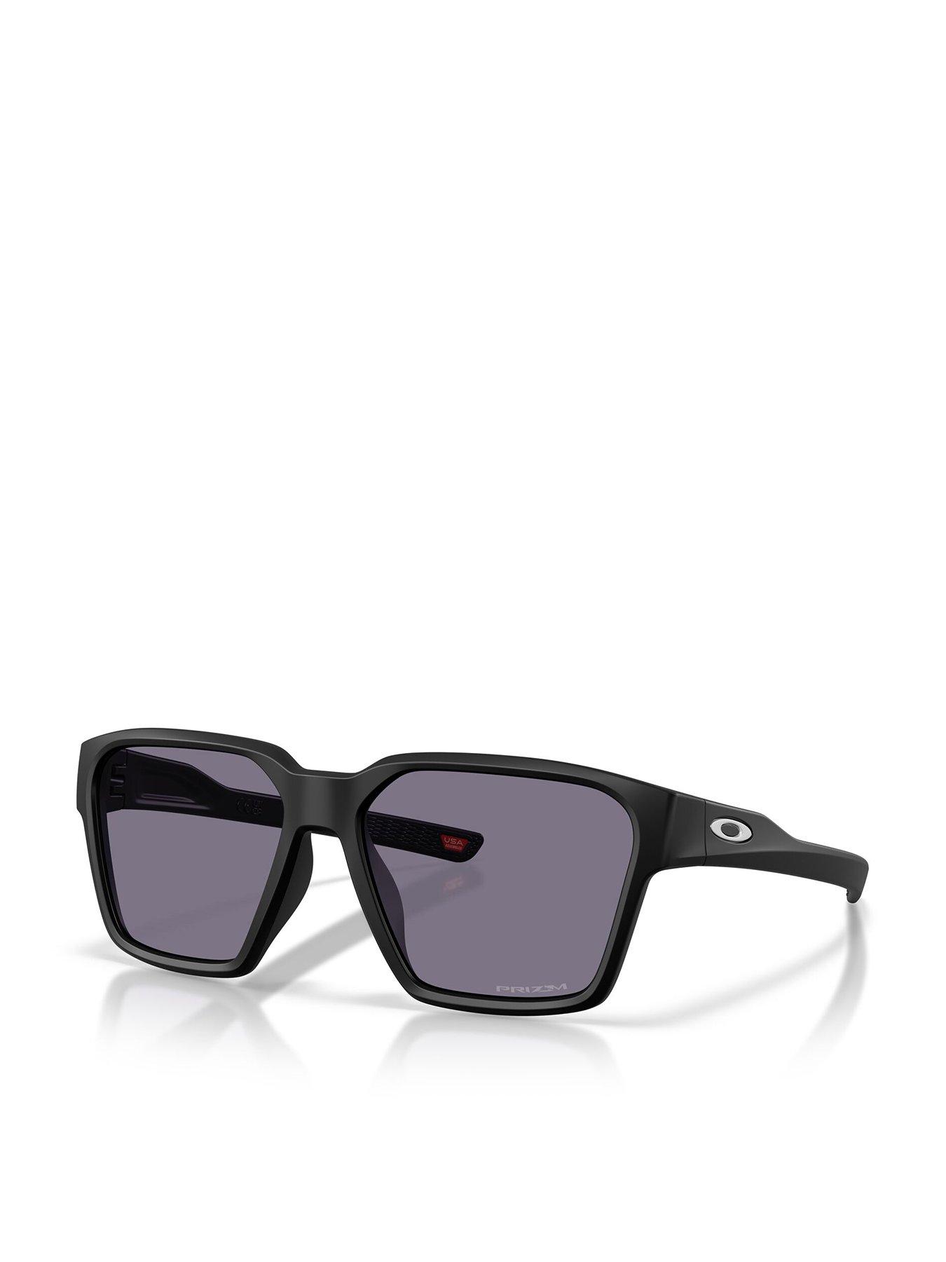 front image of oakley-briza-square-sunglasses-black