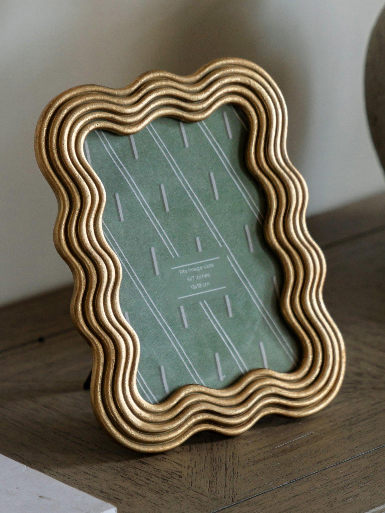 Gallery Direct 5x7 Gold Wavy Photo Frame