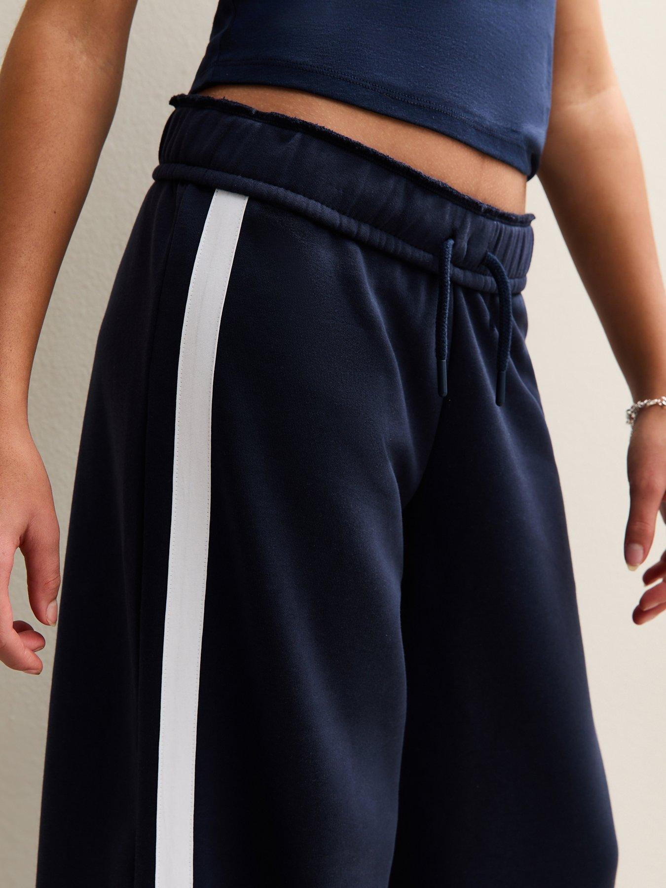 Image 4 of 5 of New Look 915 Girls Contrast Trim Super Wide Leg Joggers - Navy