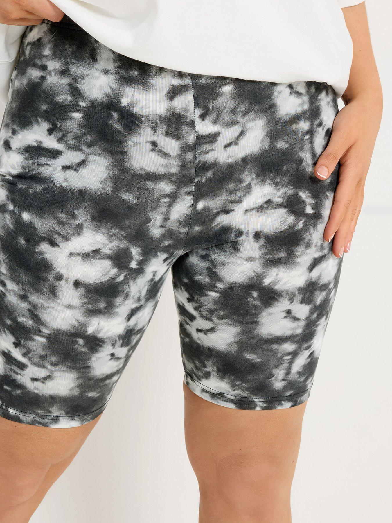 Image 5 of 6 of Yours Curve 2 Pack Tie Dye Cycling Shorts - Black