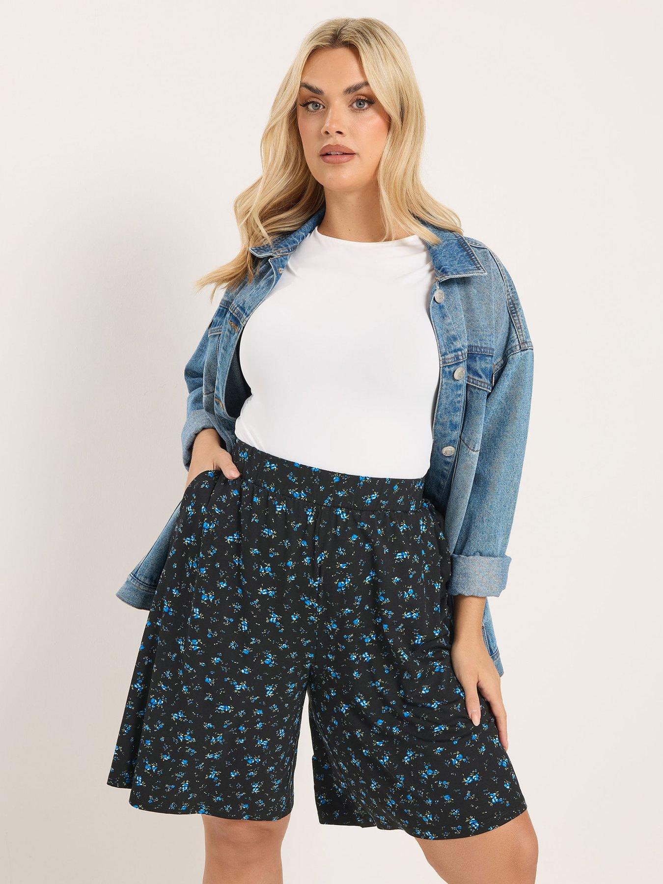Yours Curve Jersey Crinkle Ditsy Print Shorts - Blue