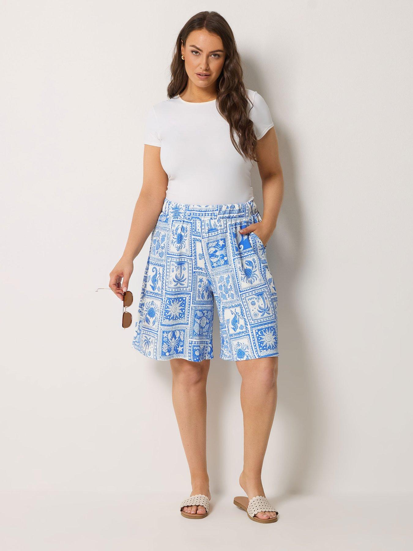 Image 3 of 5 of Yours Curve Jersey Crinkle Shorts - Blue