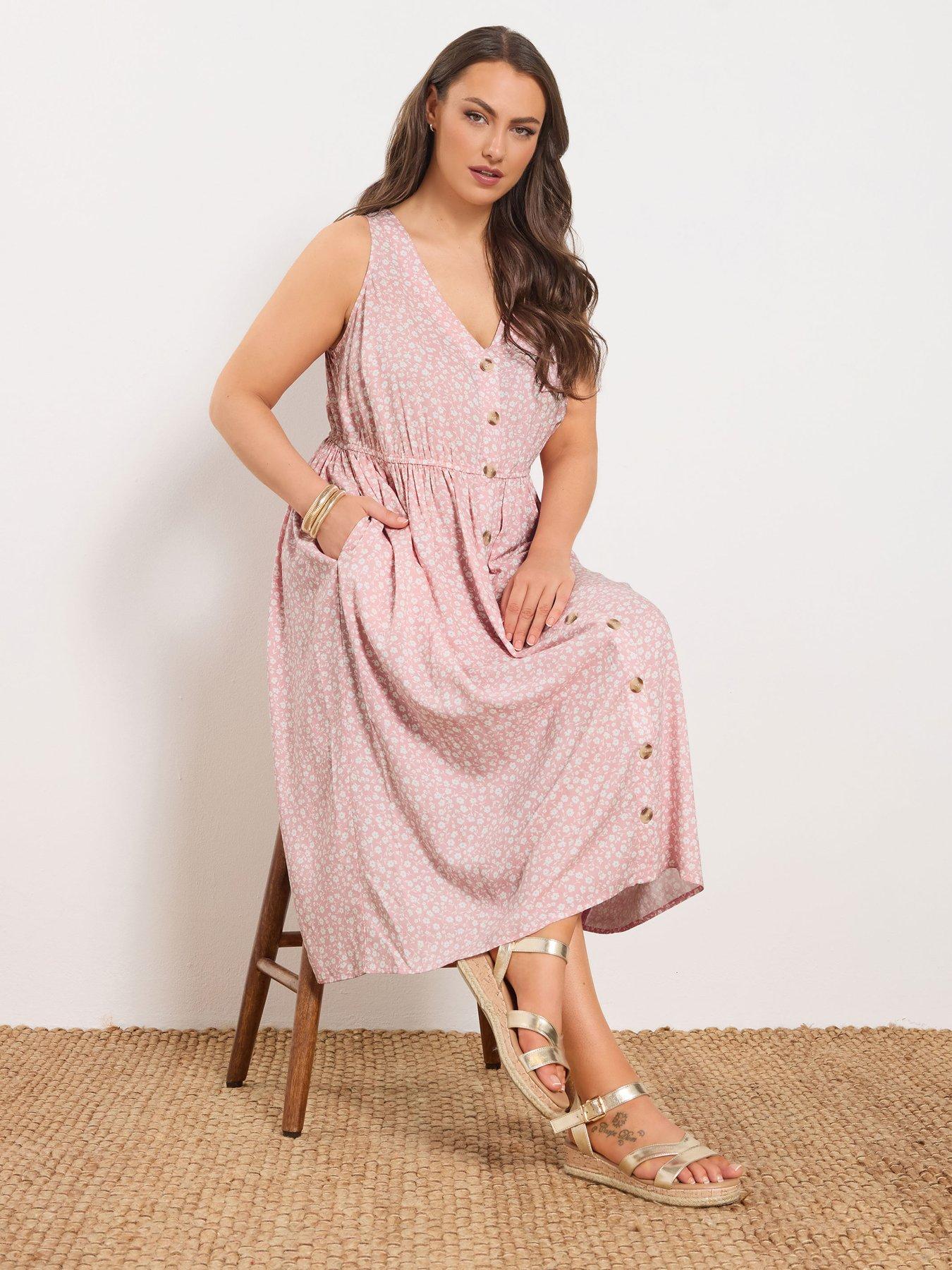 Image 3 of 6 of Yours Curve Ditsy Print Button Through Sundress - Pink