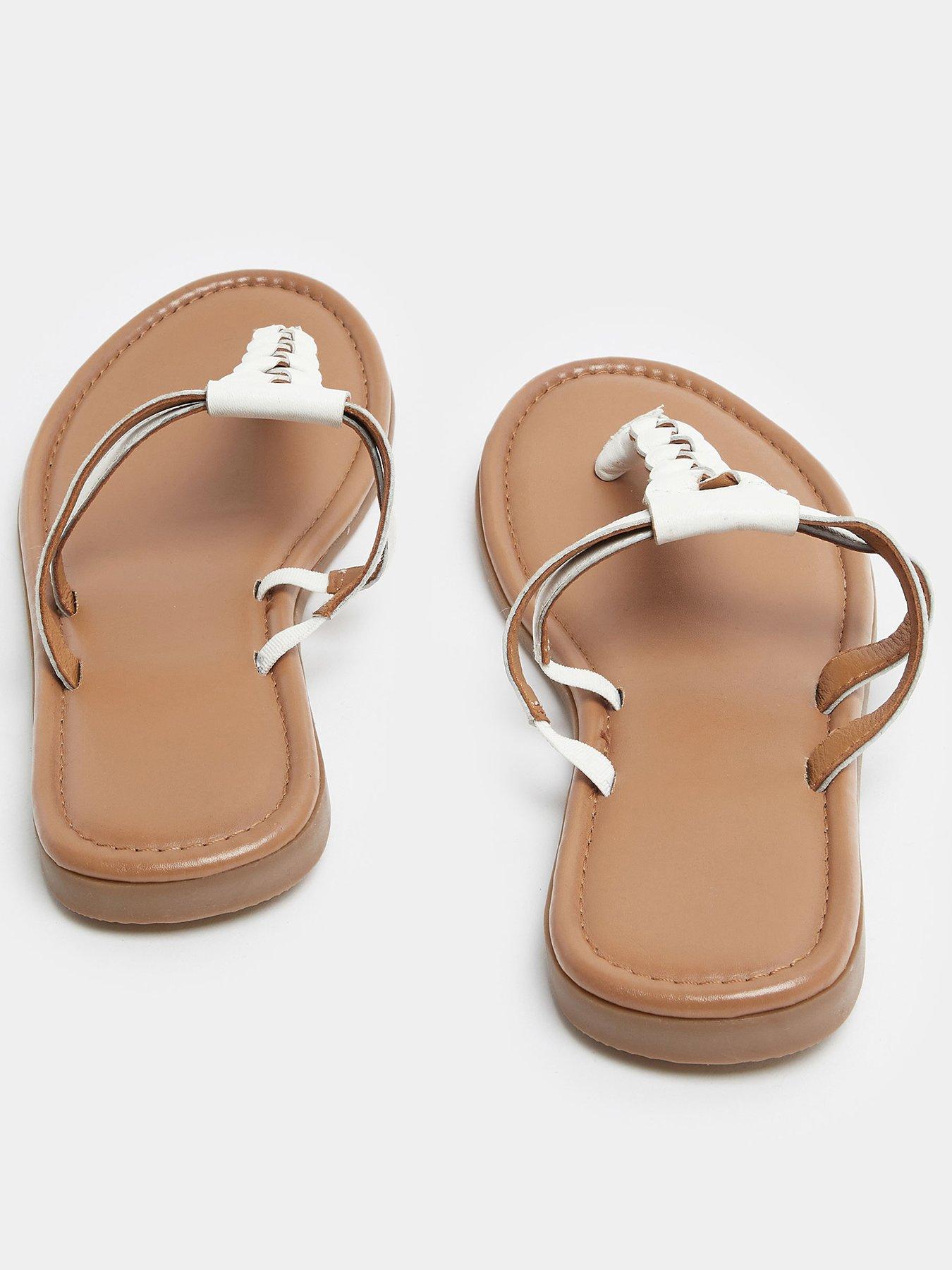 Image 3 of 4 of Yours Extra Wide Fit Plaited Toe Sandal - White