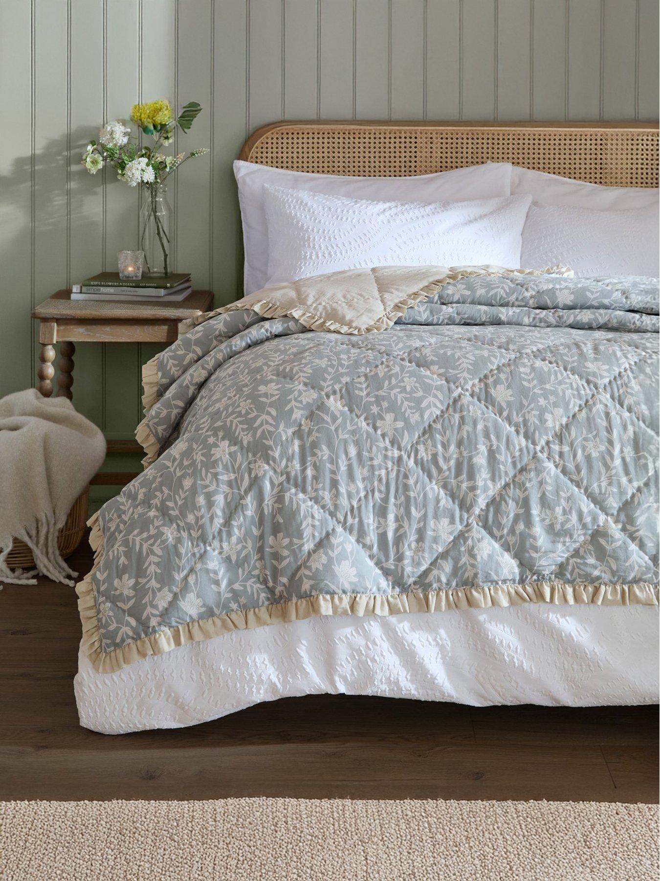 wylder-amelia-bedspread-seafoam