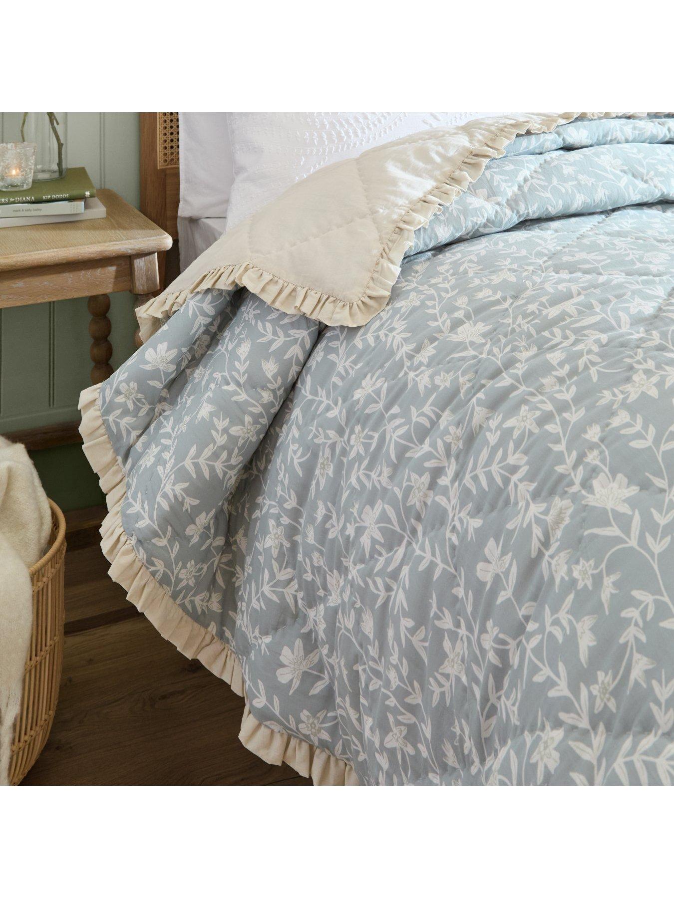  image of wylder-amelia-bedspread-seafoam