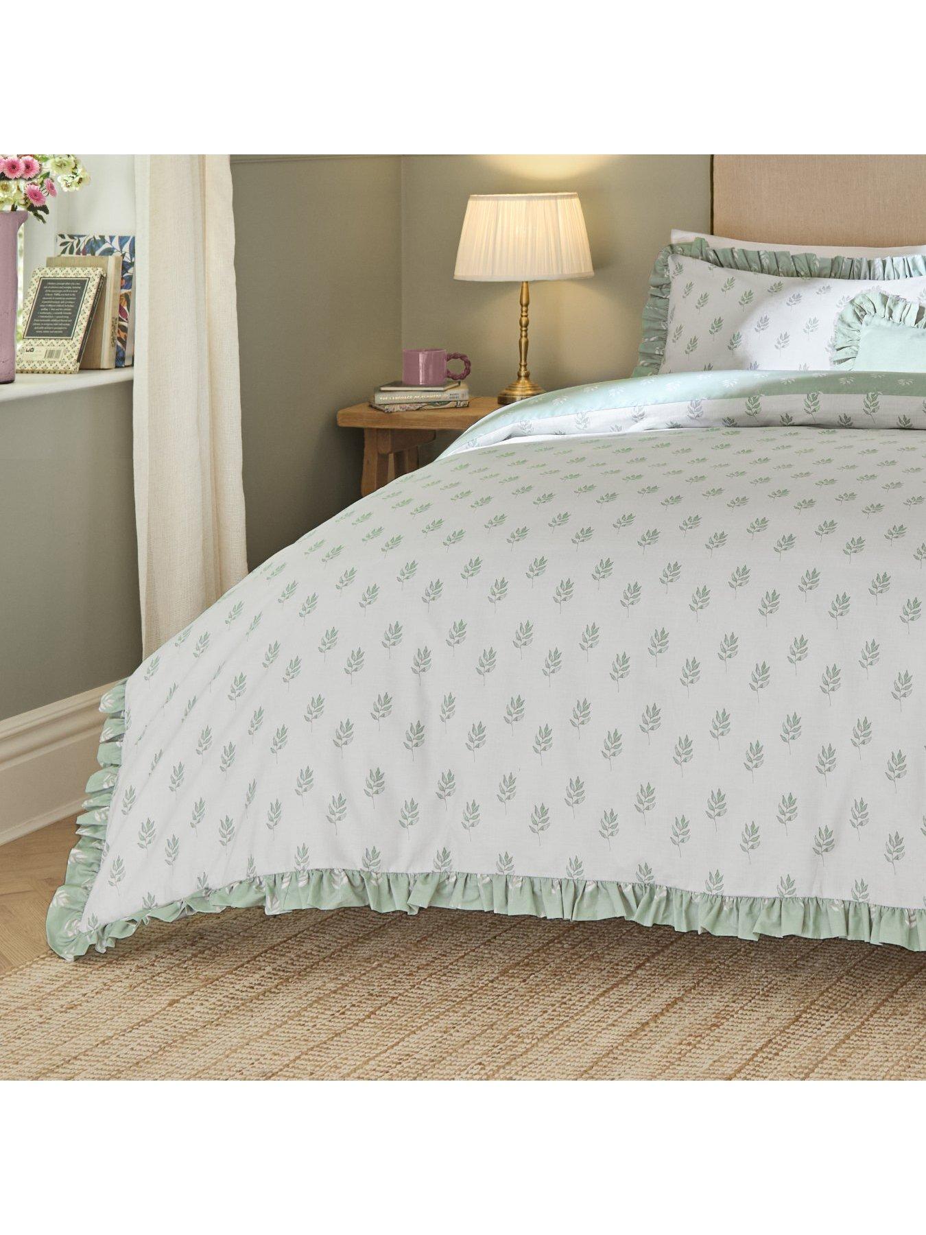 Image 4 of 4 of Wylder Ava Duvet Set White Sage