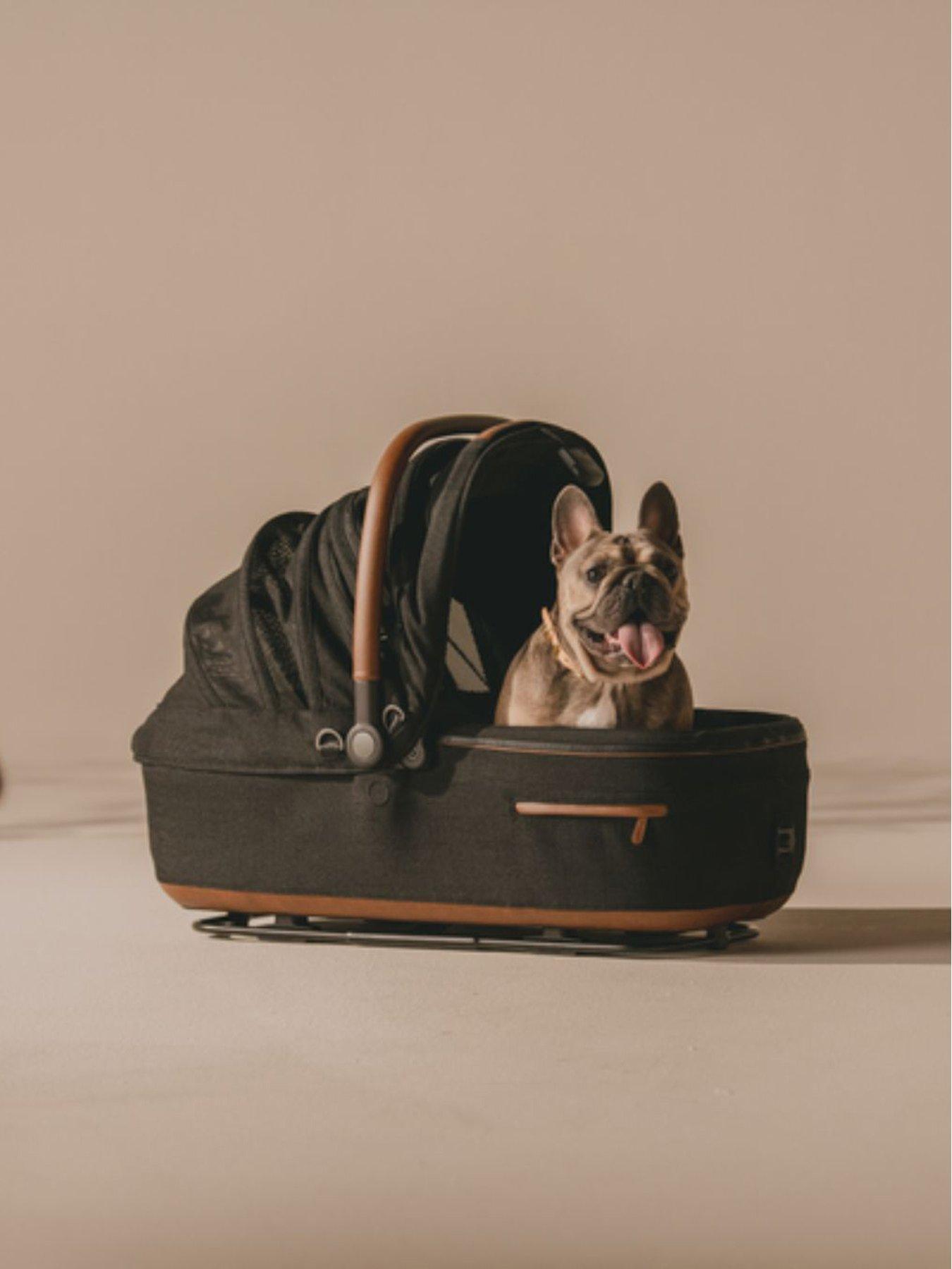 Tavo Maeve Medium Rigid Pet Car Seat  &  Vehicle Base Onyx