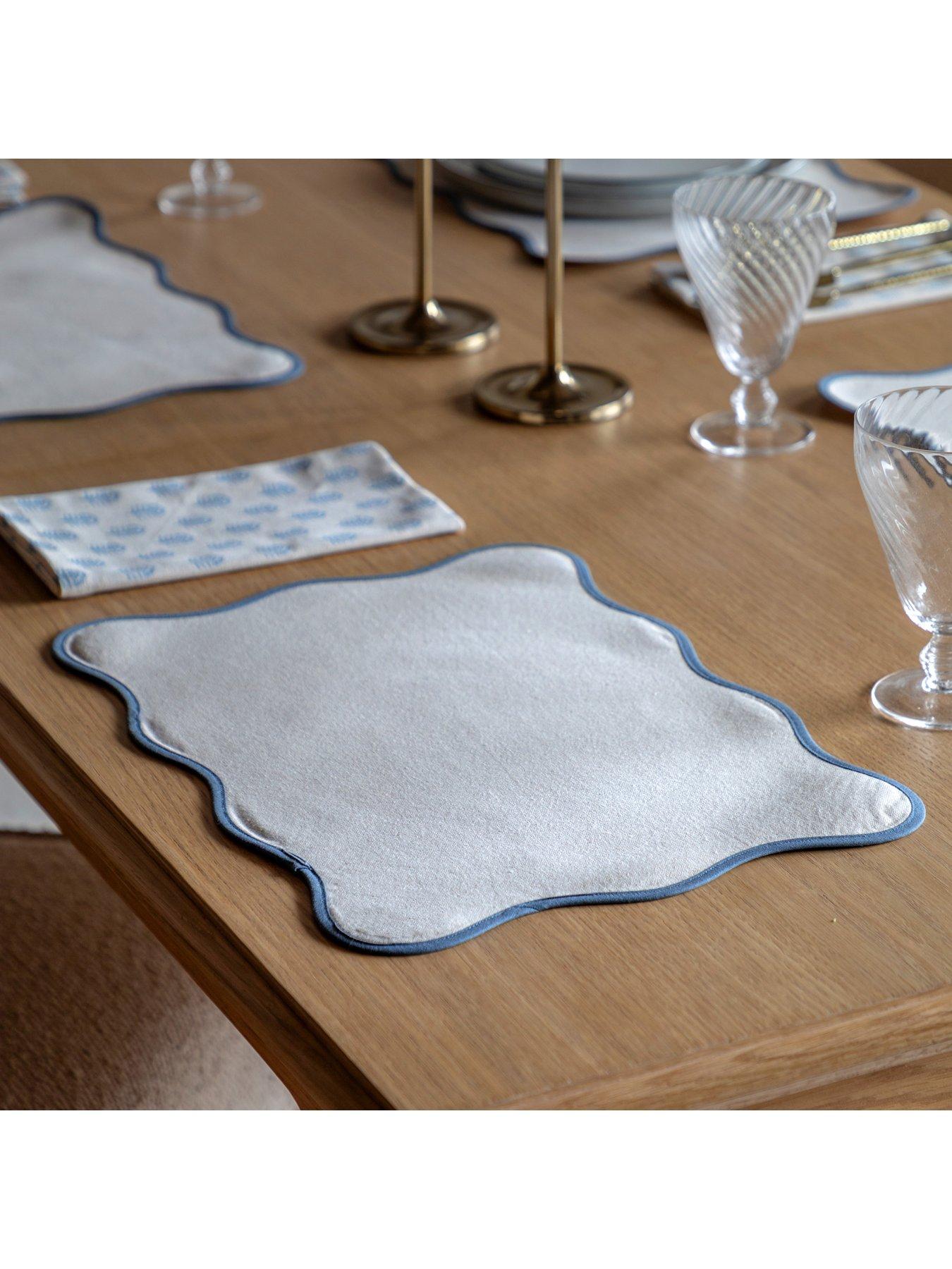  image of gallery-direct-scallop-piped-placemats-4pk