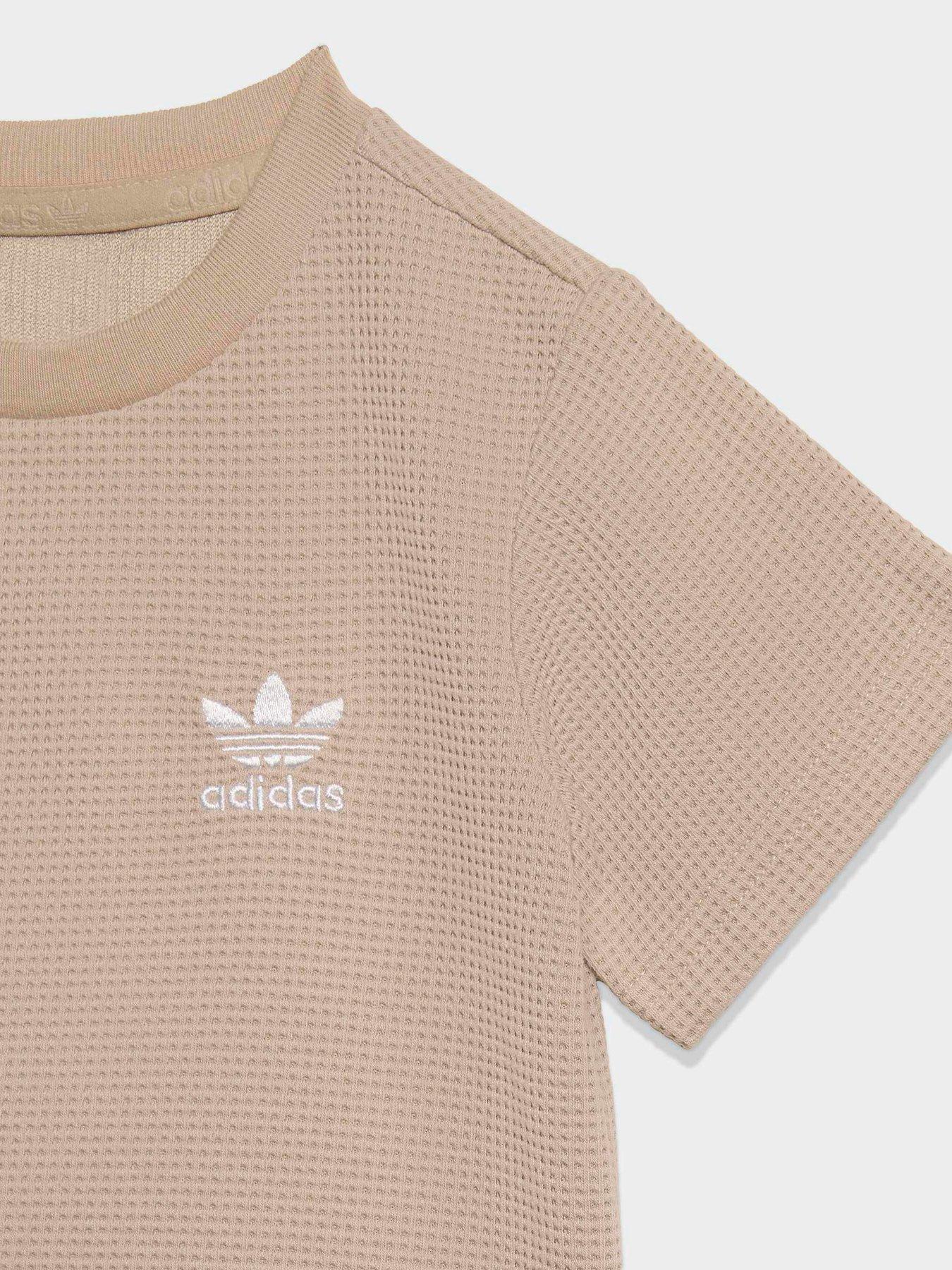 Image 4 of 6 of adidas Originals Infant Unisex Regular Waffle Short T-Shirt Set - Beige