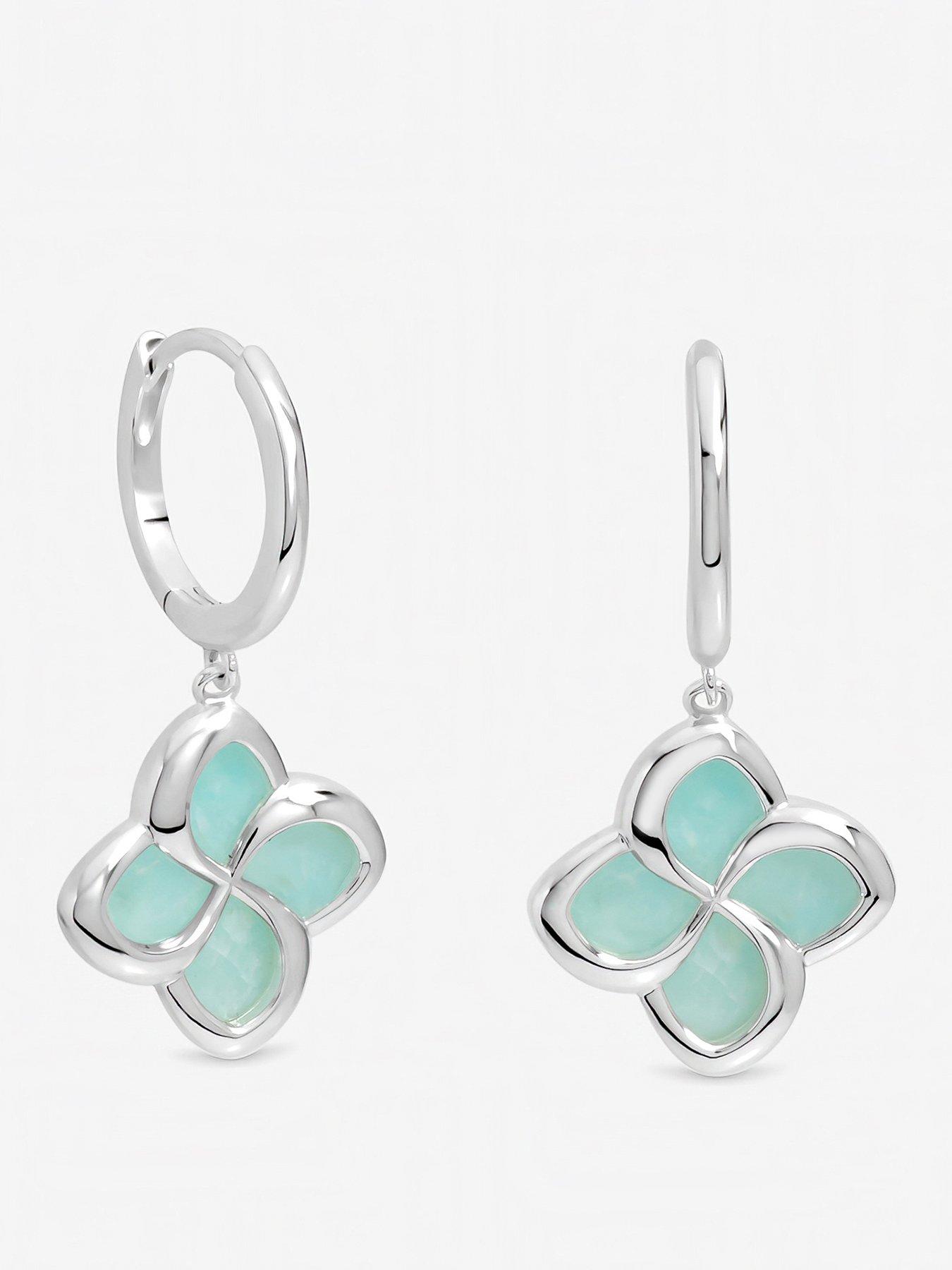 front image of inicio-turquoise-clover-huggie-hoops
