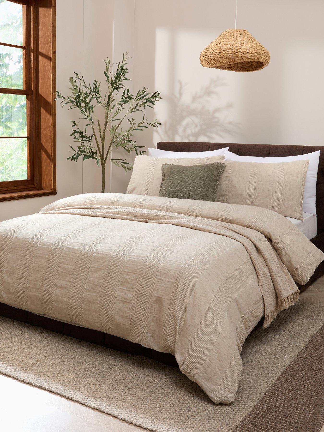 Michelle Keegan Home Vida Polylinen Textured Stripe Duvet Set