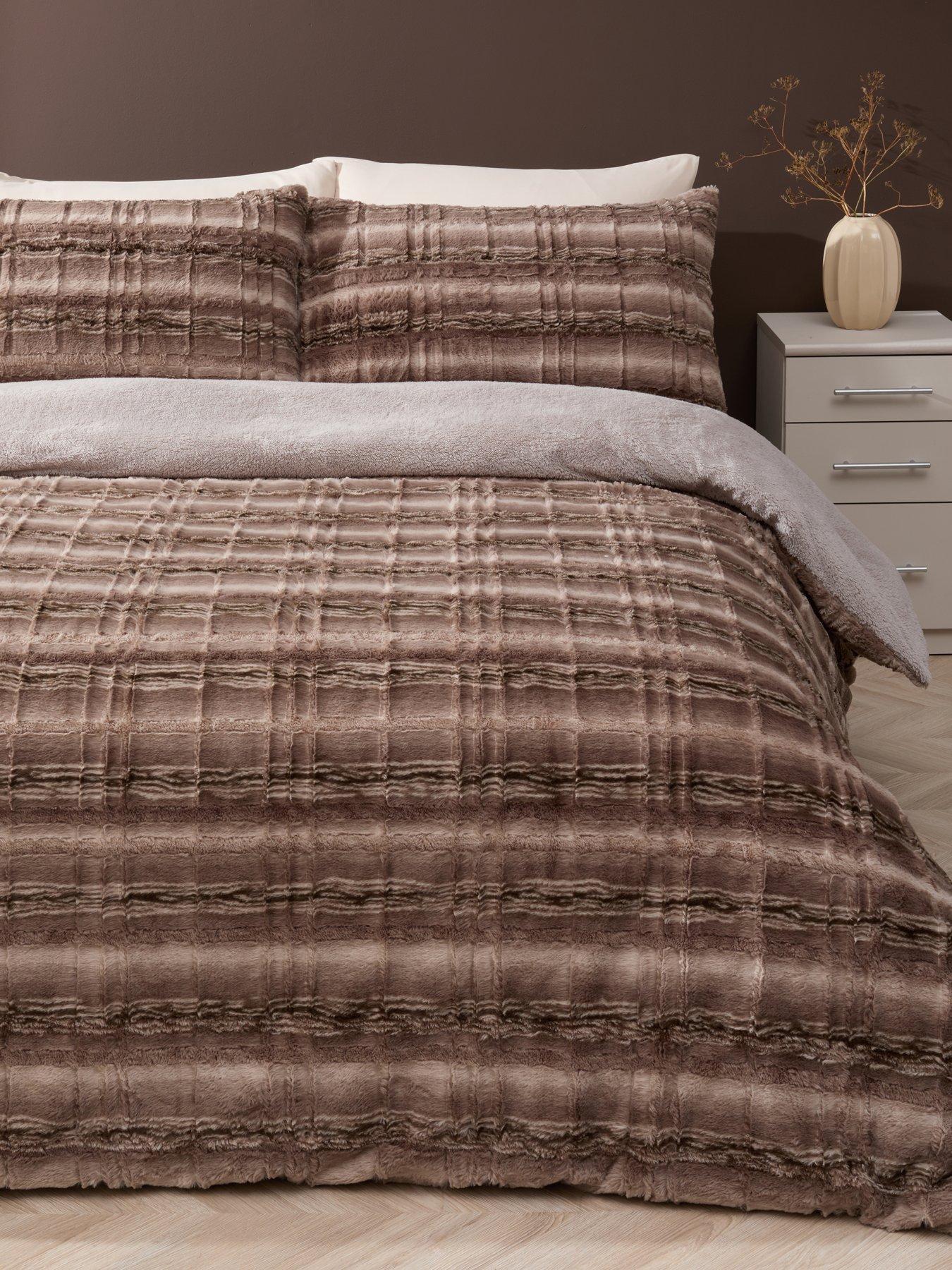 The Very Collection Alaan Faux Fur Duvet Set