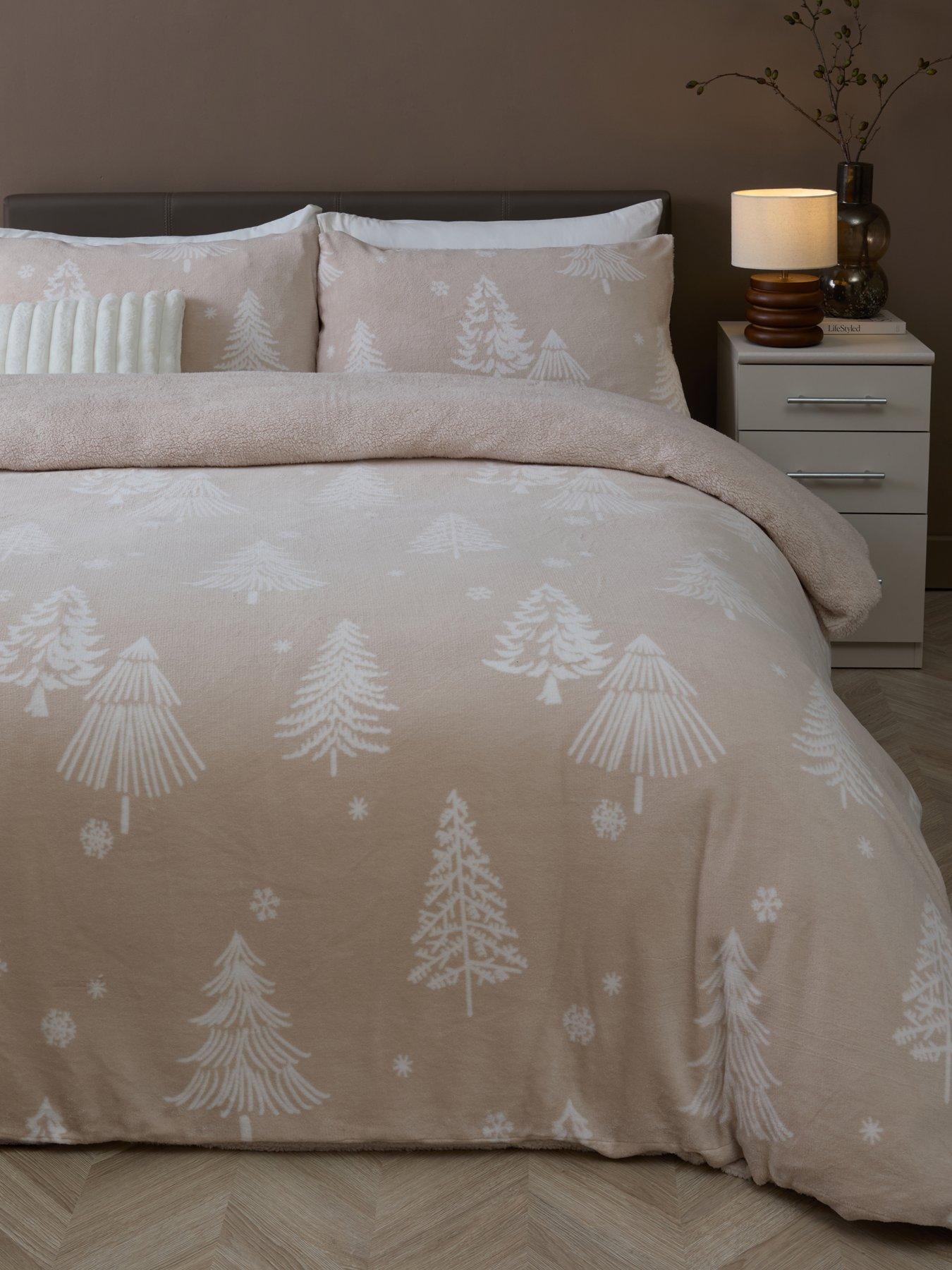 Image 1 of 5 of The Very Collection Cosy Christmas Natural Printed Fleece Duvet Set