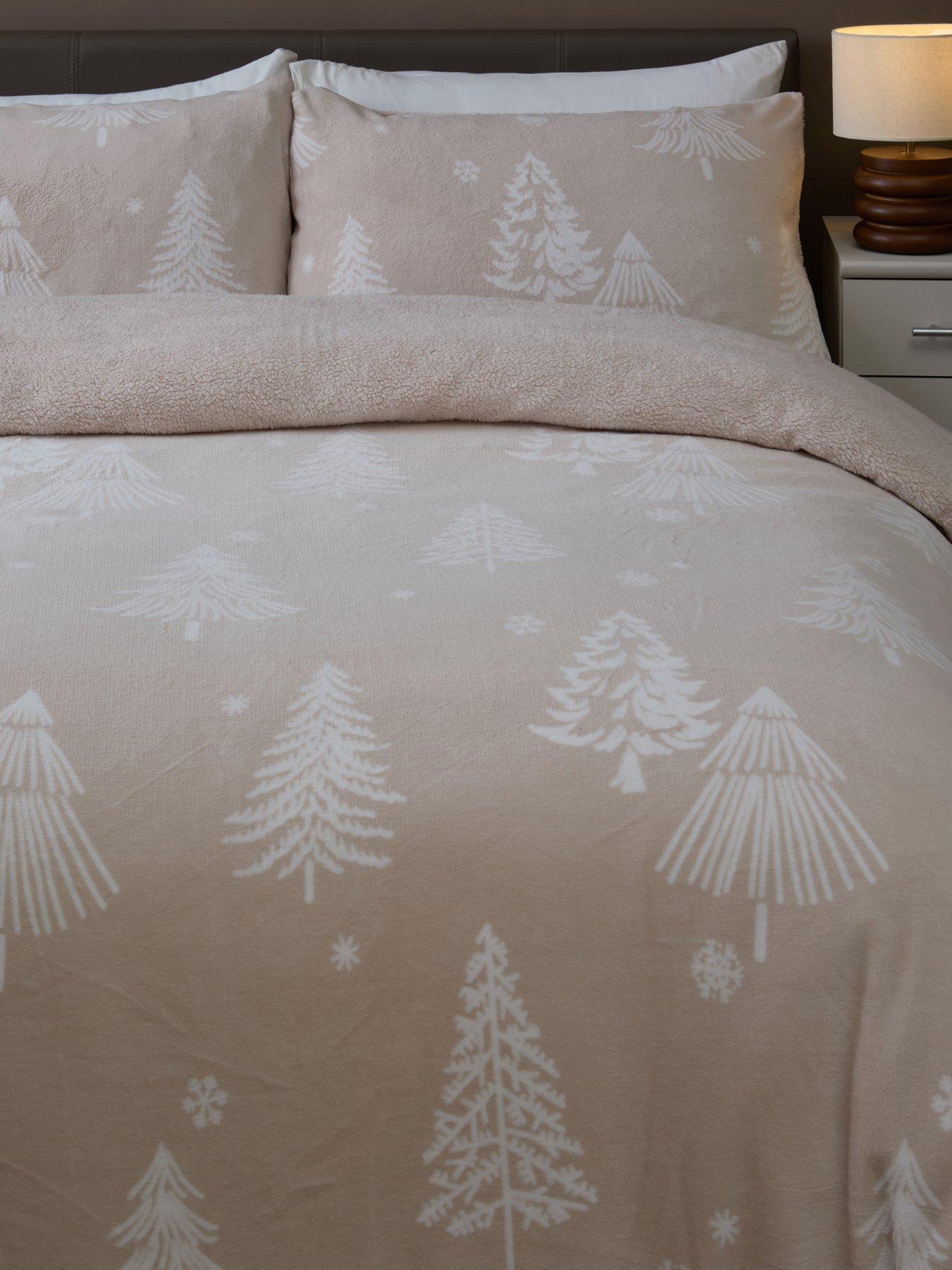 Image 3 of 5 of The Very Collection Cosy Christmas Natural Printed Fleece Duvet Set
