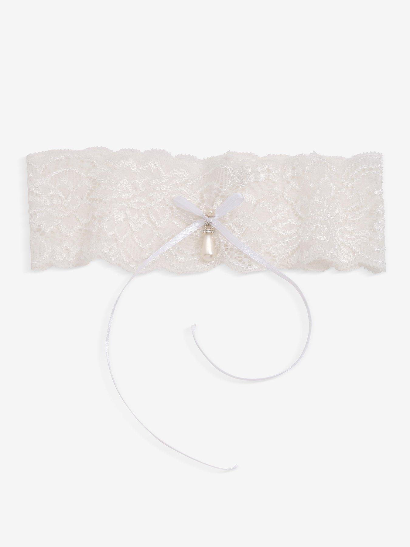 jon-richard-ivory-garter