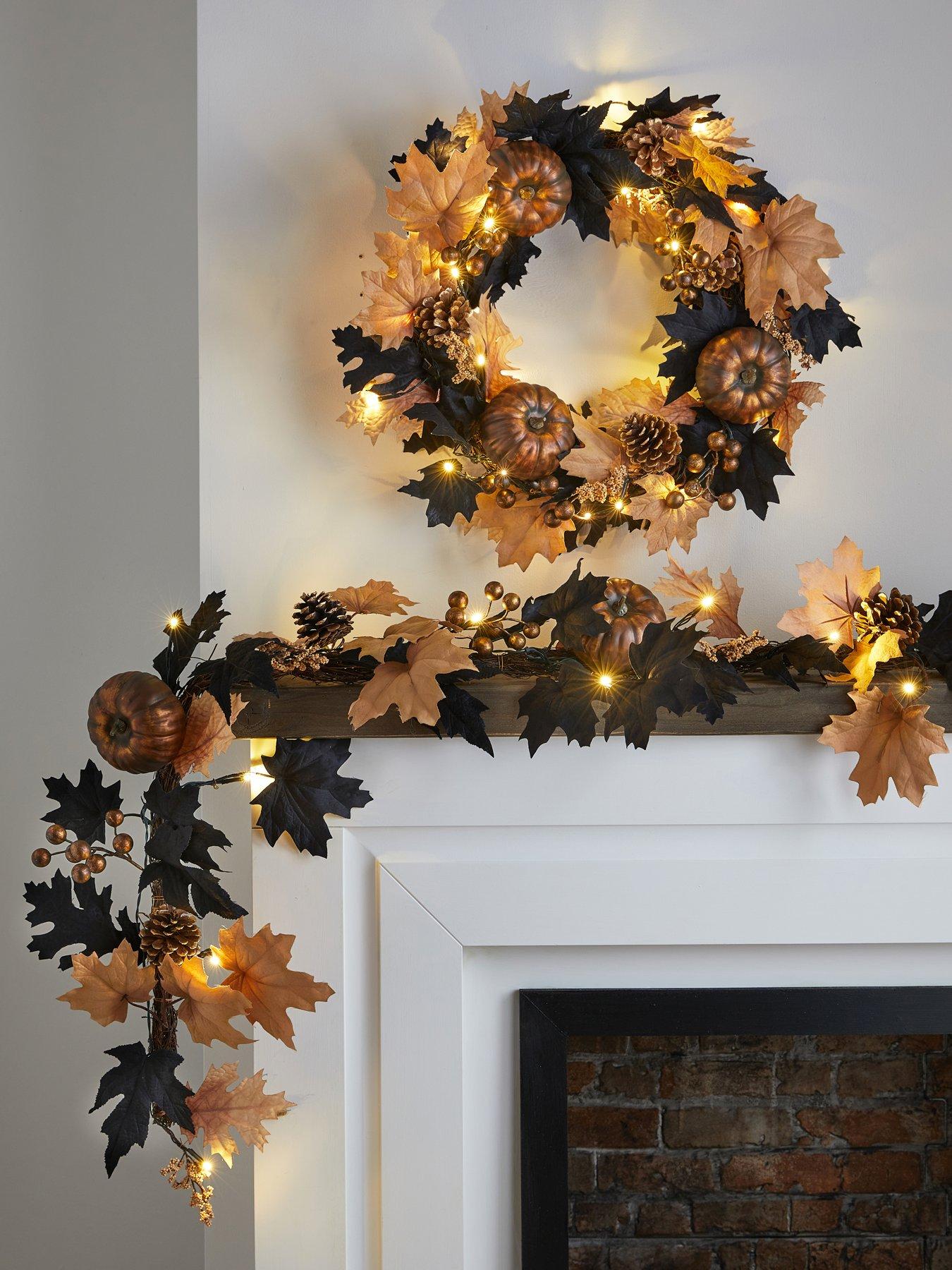 The Very Collection Autumn Black/Beige Lit Leaf Garland