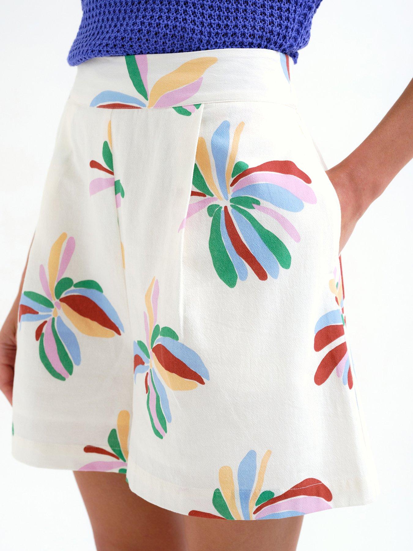 Image 4 of 6 of Compania Fantastica Monarda Shorts - White