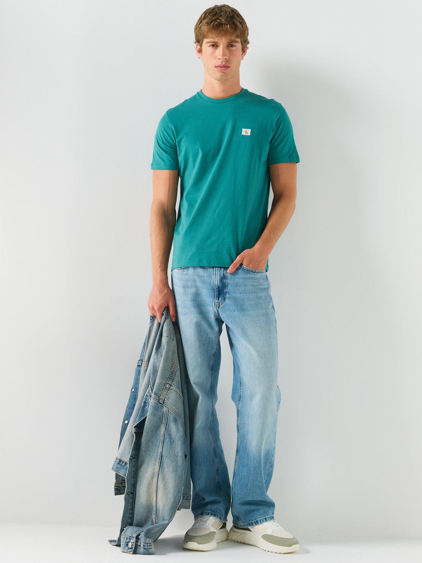 Image 3 of 6 of Calvin Klein Jeans Badge Classic T-Shirt - Green