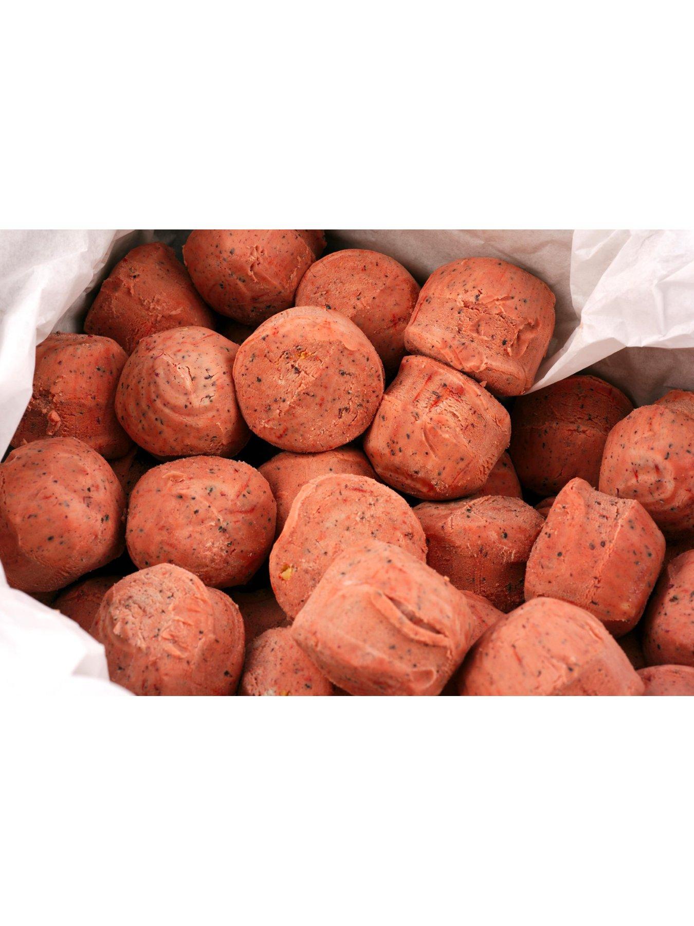 Image 2 of 2 of Suet To Go Berry Balls Bulk (150 x 85g) 12.75kg