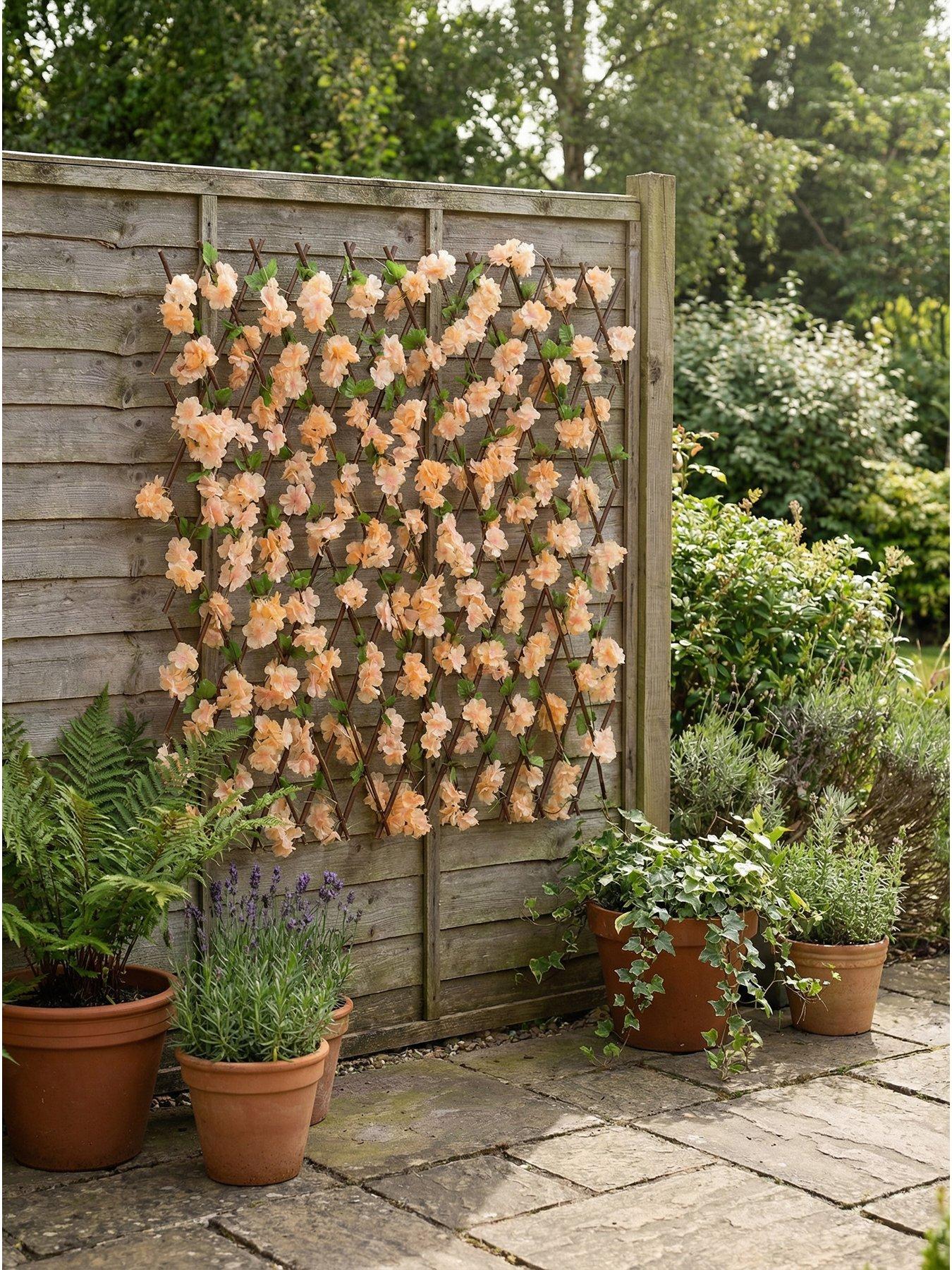 scottish-everlastings-170x90cm-peach-blossom-trillis-with-solar-lights