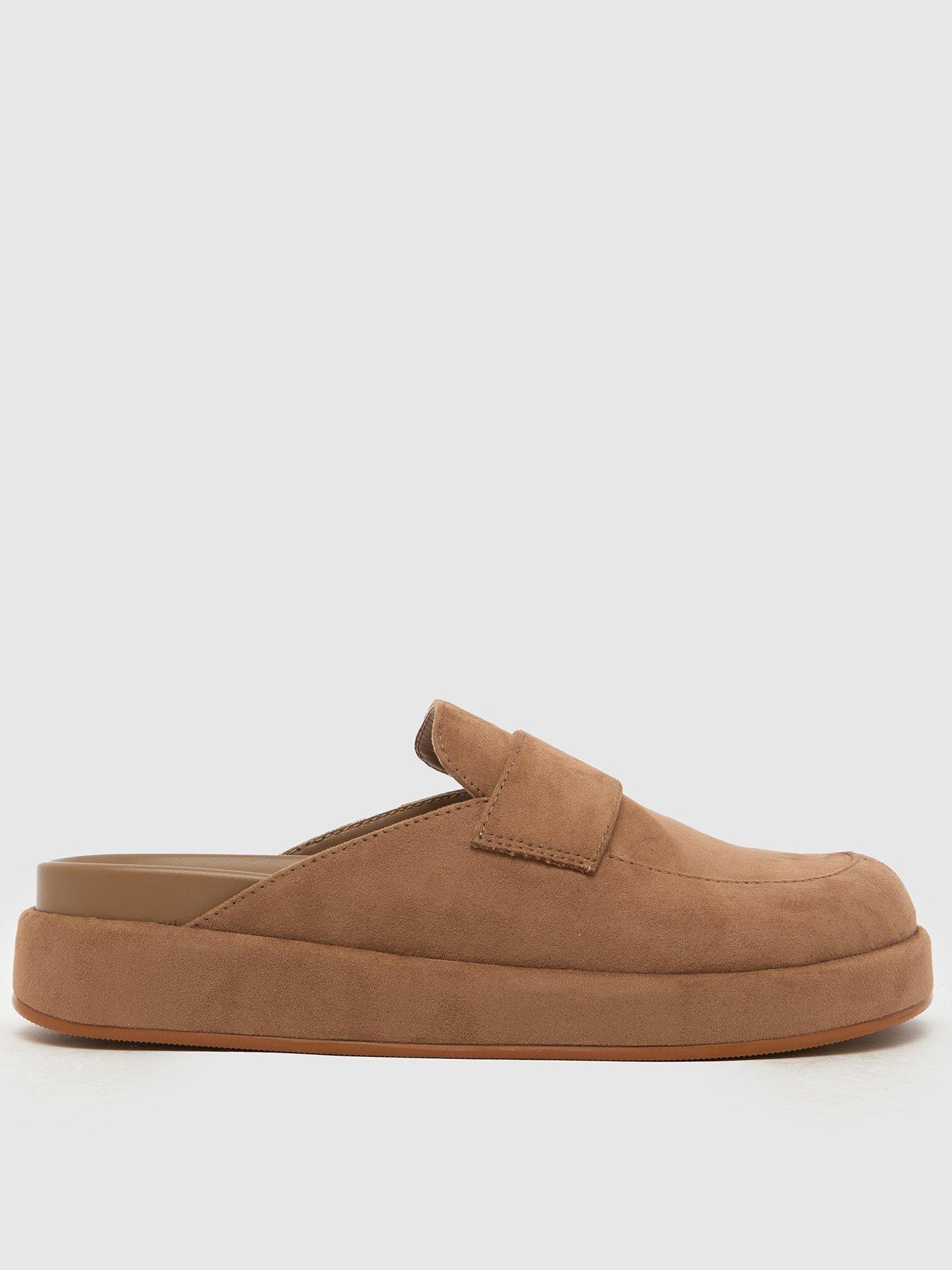 schuh-tiramisu-closed-toe-sandal-taupe