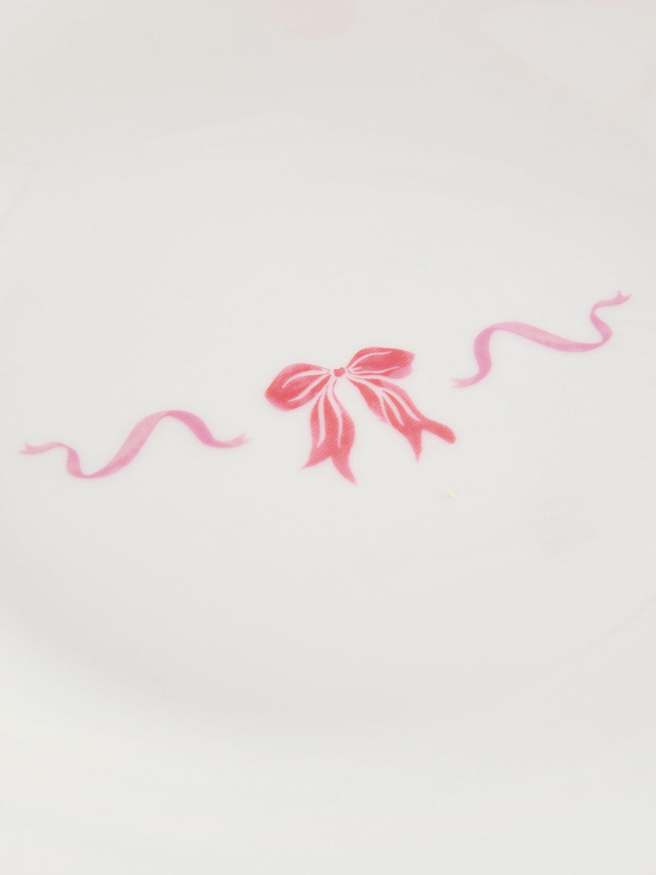 Image 6 of 7 of The Very Collection Soft Scallop Set Of 4 Pasta Bowls - Bow Decal