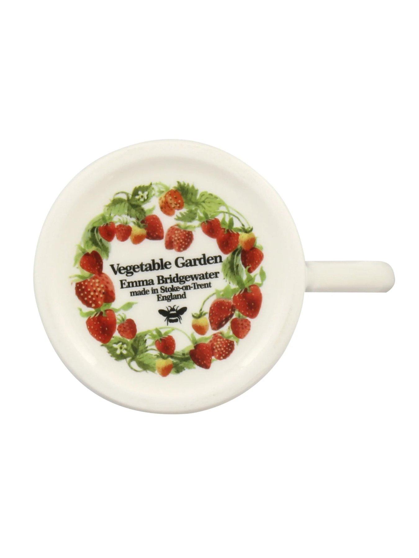  image of emma-bridgewater-strawberries-12-pt-mug