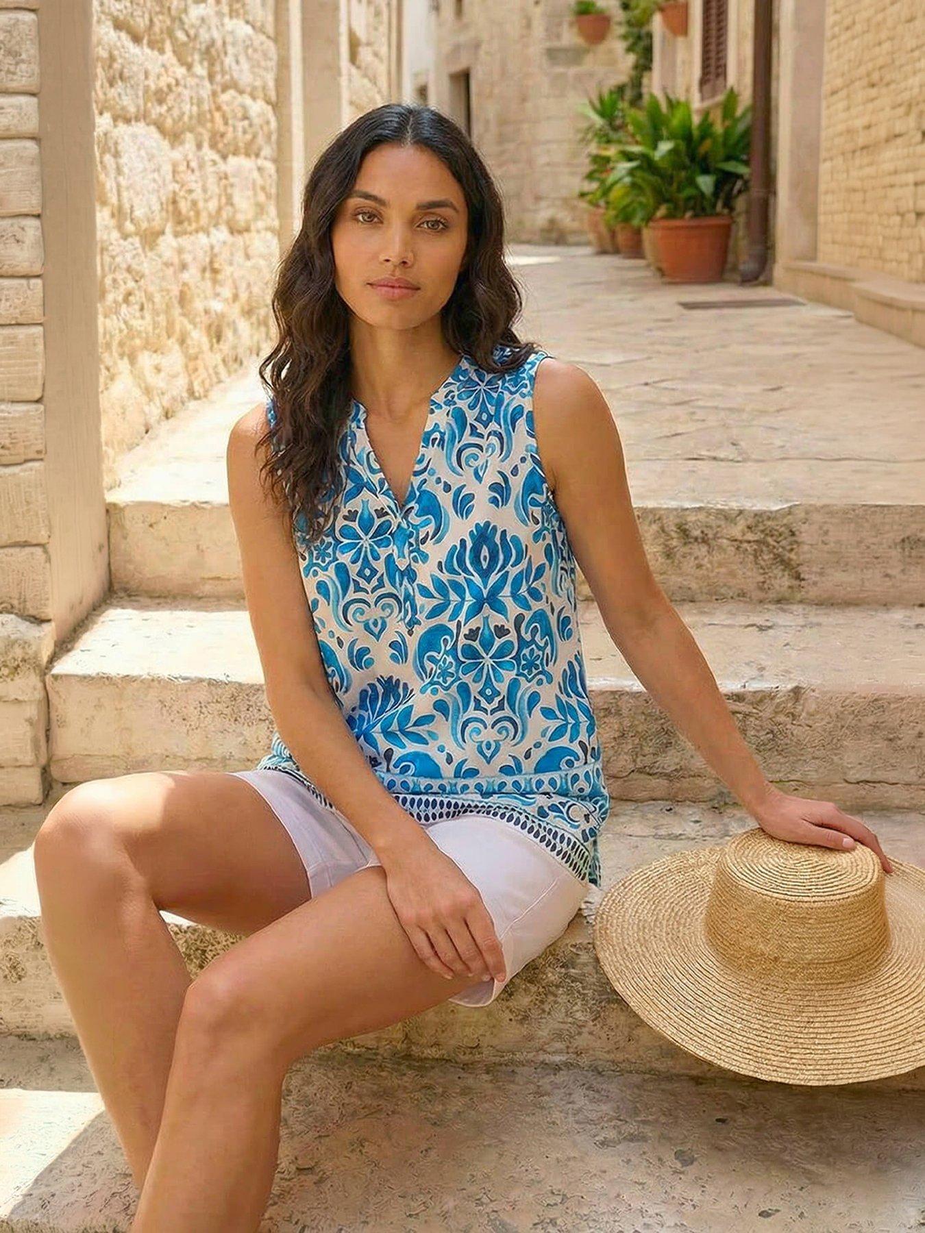 Roman Floral Border Print V-neck Top
