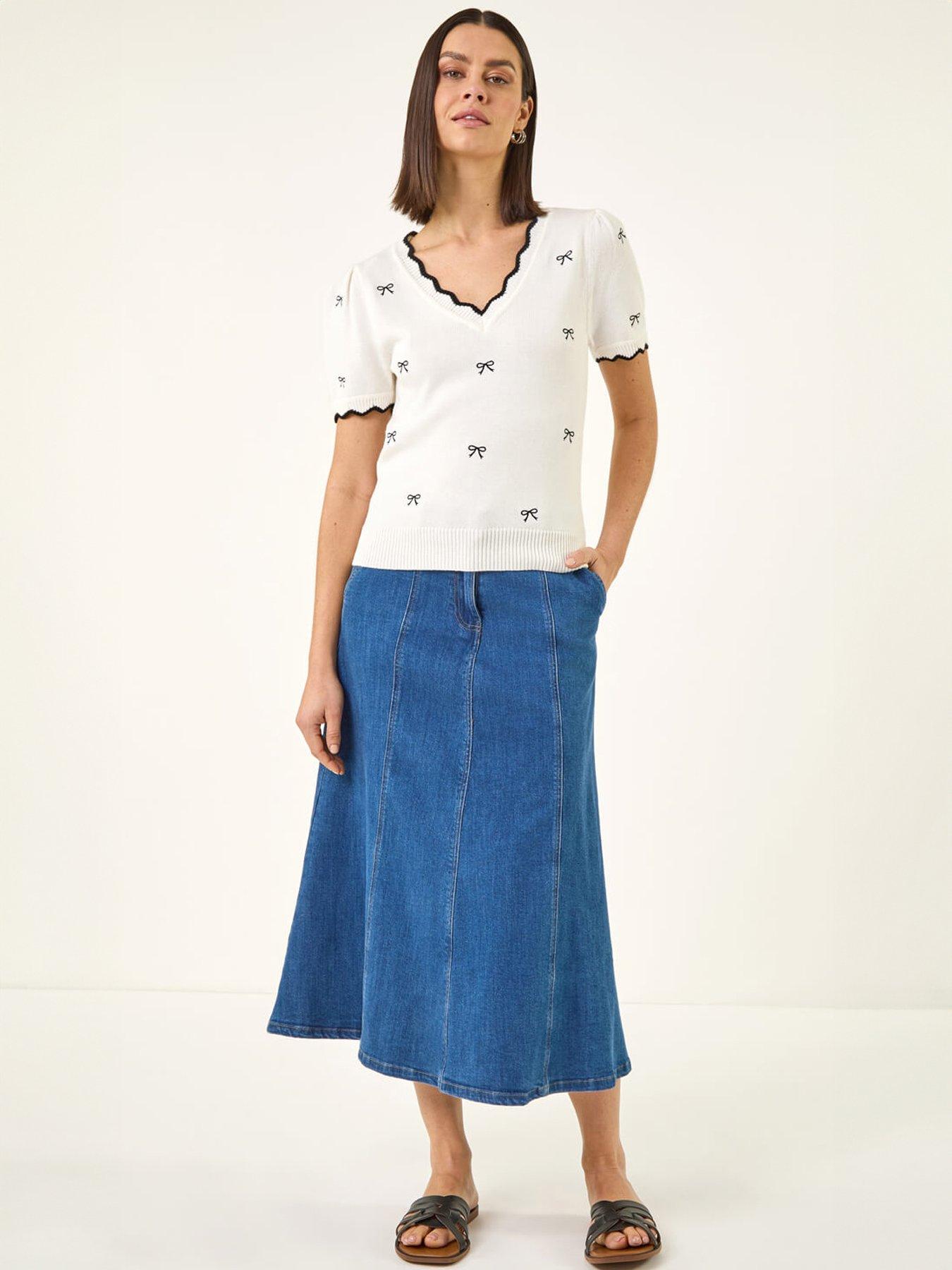 Image 3 of 5 of Roman Bow V-neck Knit Top
