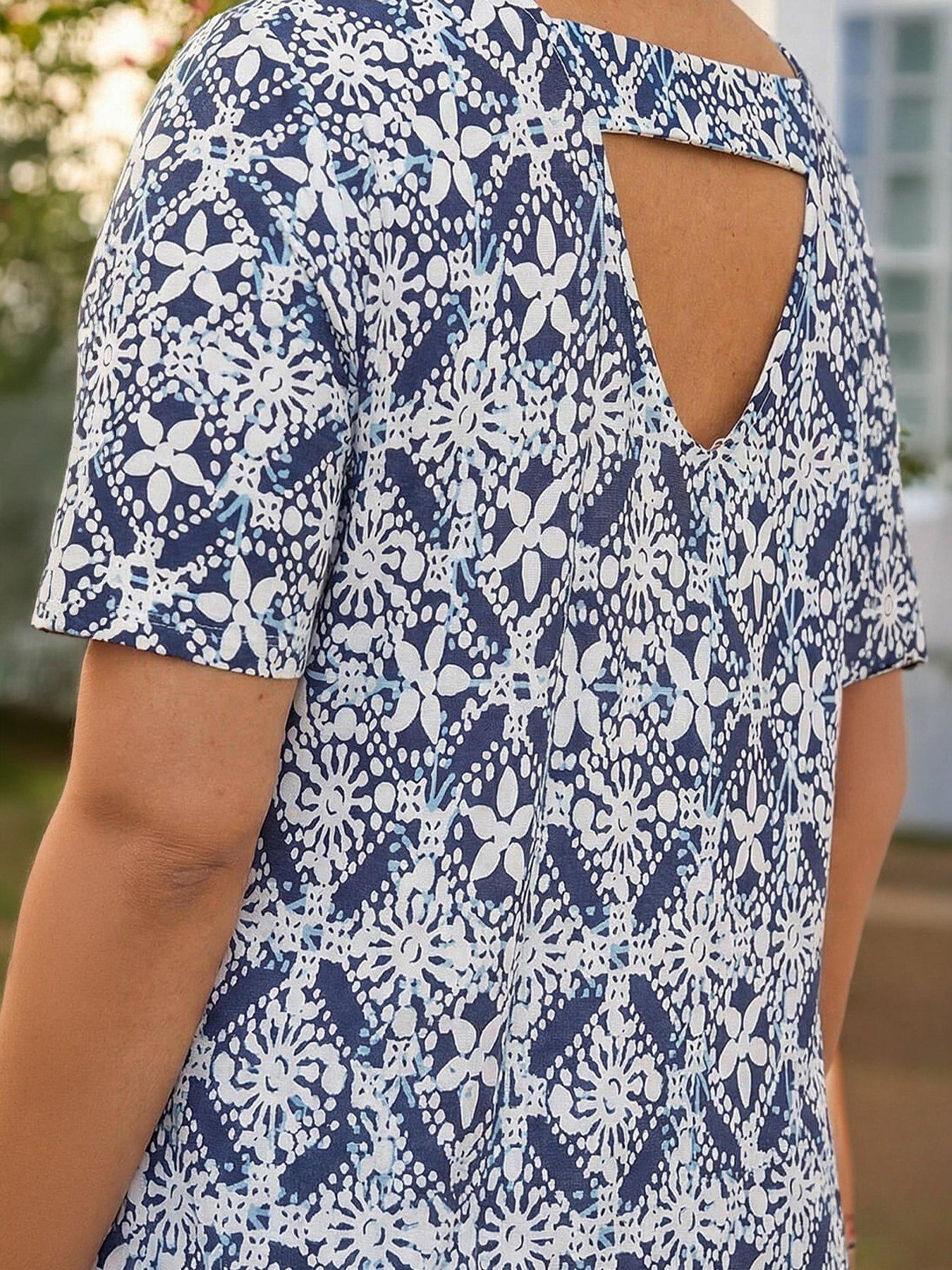 Image 4 of 4 of Roman Curve Tile Print Stretch Top