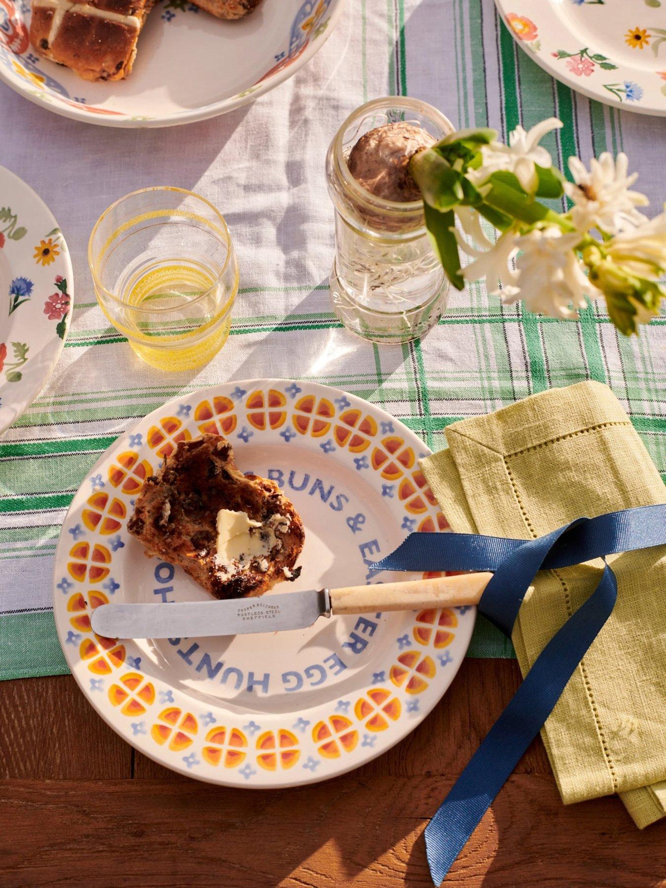 Emma Bridgewater Hot Cross Buns 8 1/2 Plate