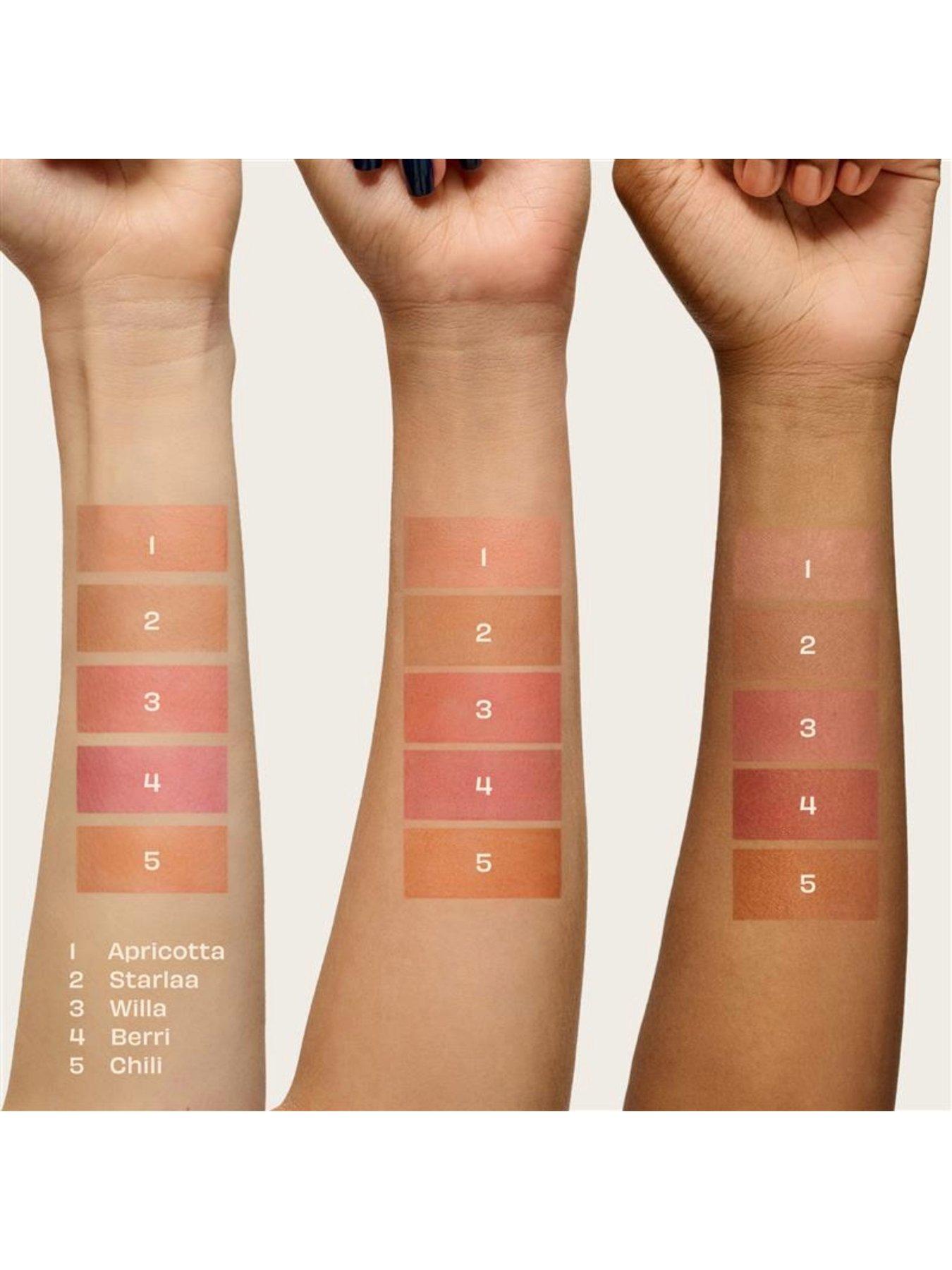  image of benefit-play-daze-natural-matte-liquid-blush