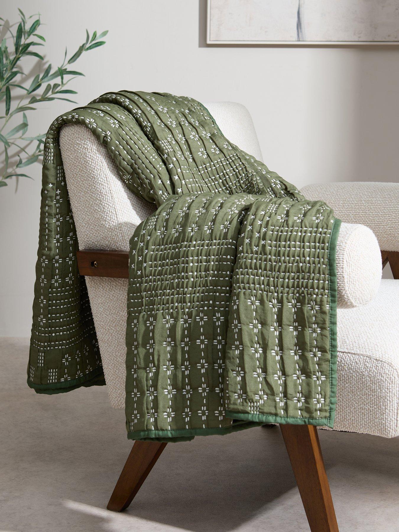 The Very Collection Country Cabin Matelasse Blanket